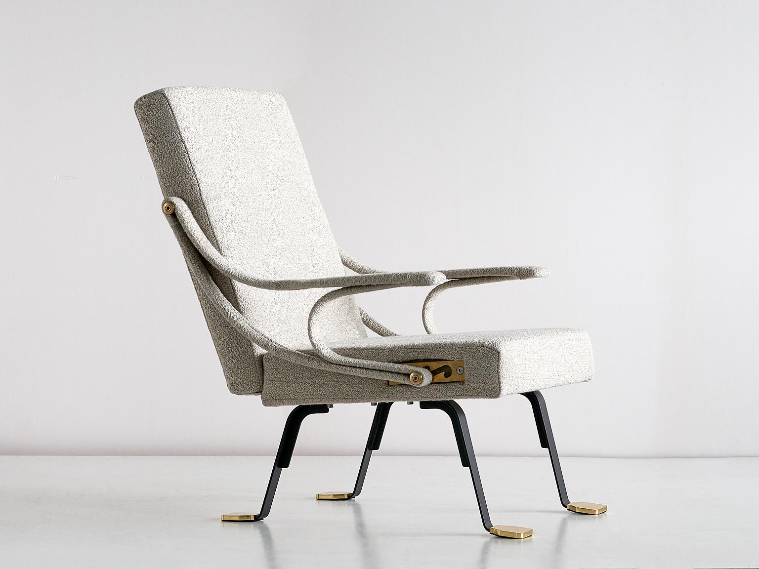 Ignazio Gardella 'Digamma' Armchair in Beige Raf Simons Kvadrat Bouclé Fabric 3