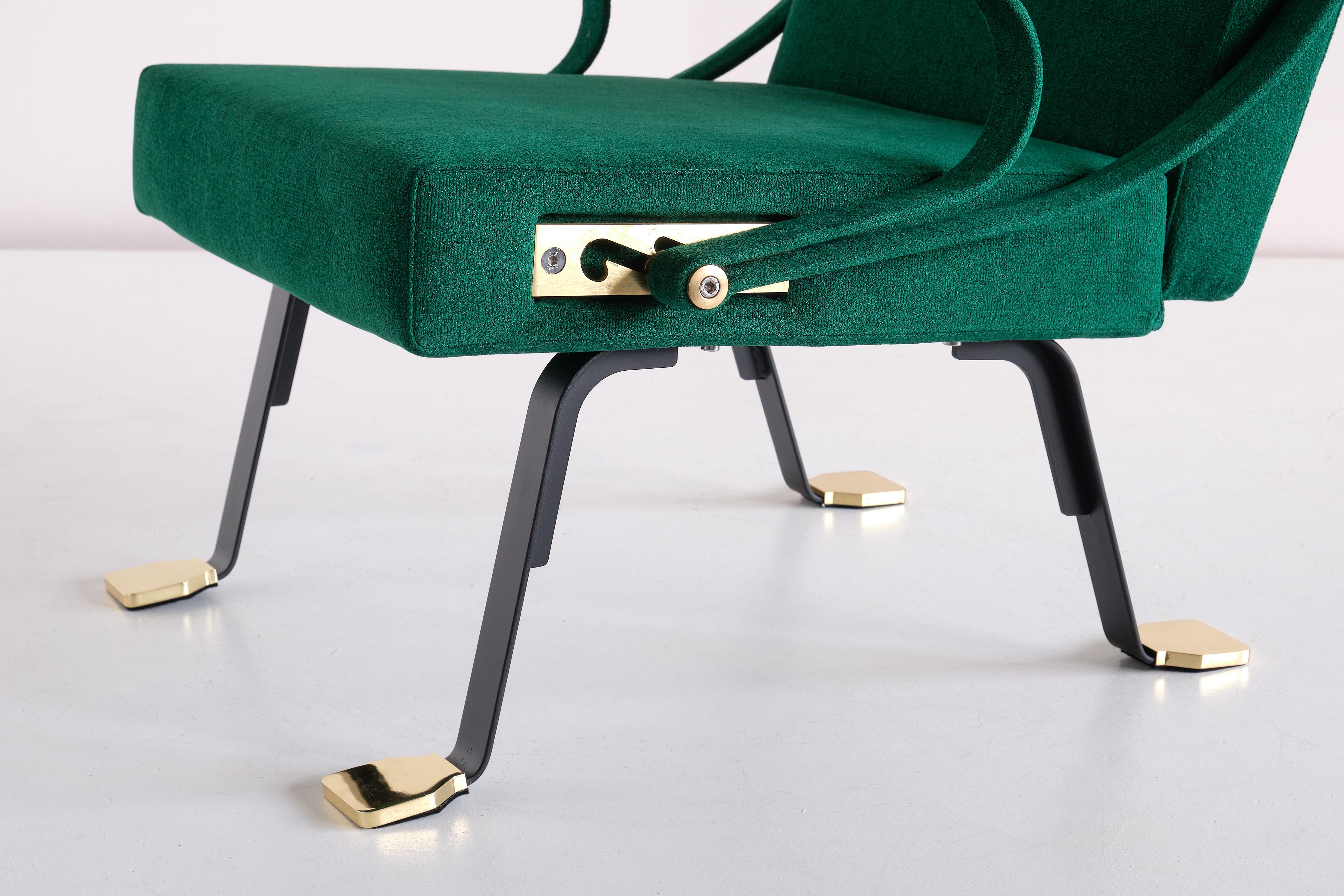 Ignazio Gardella 'Digamma' Armchair in Emerald Green Lelièvre Fabric and Brass For Sale 2