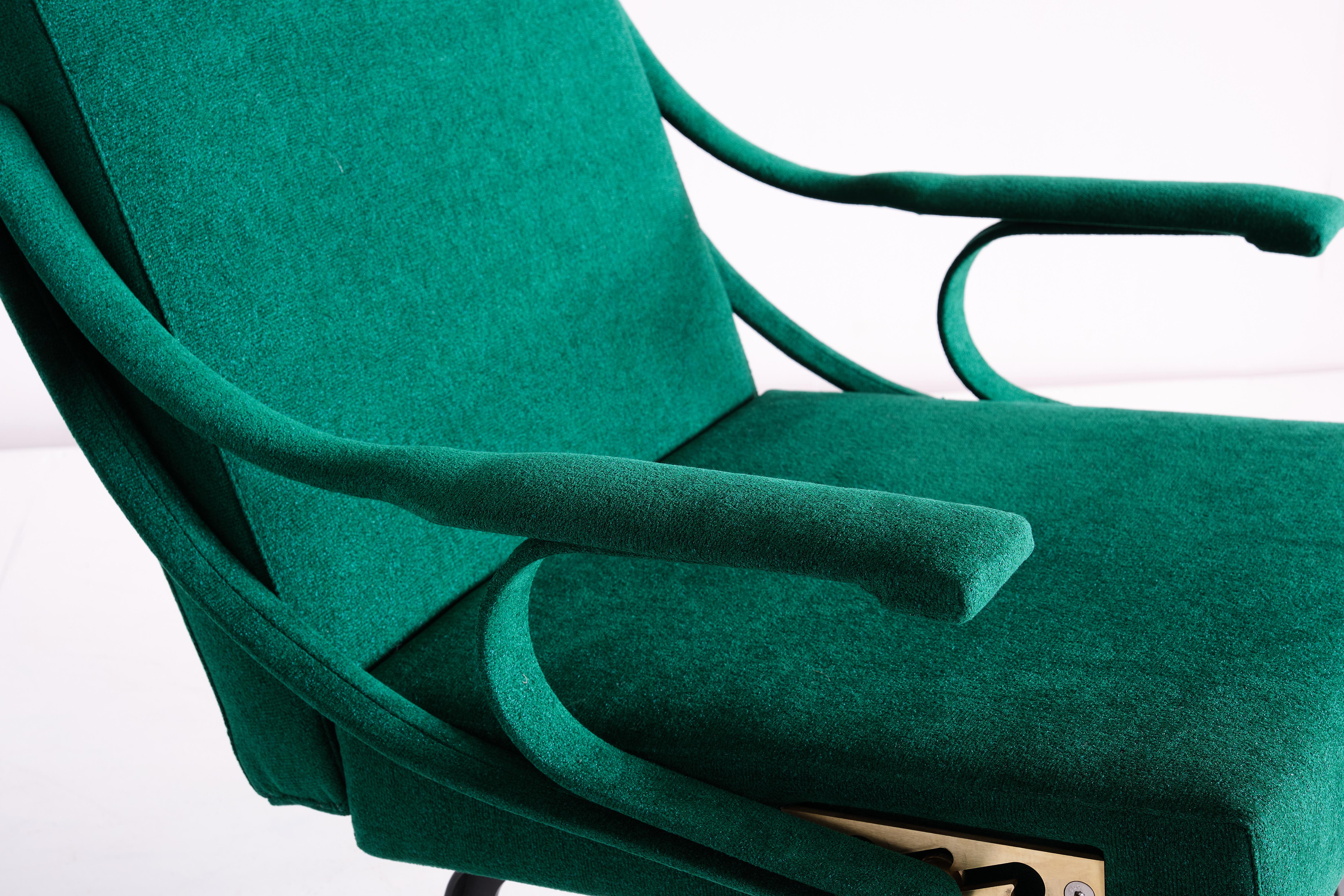Ignazio Gardella 'Digamma' Armchair in Emerald Green Lelièvre Fabric and Brass For Sale 3
