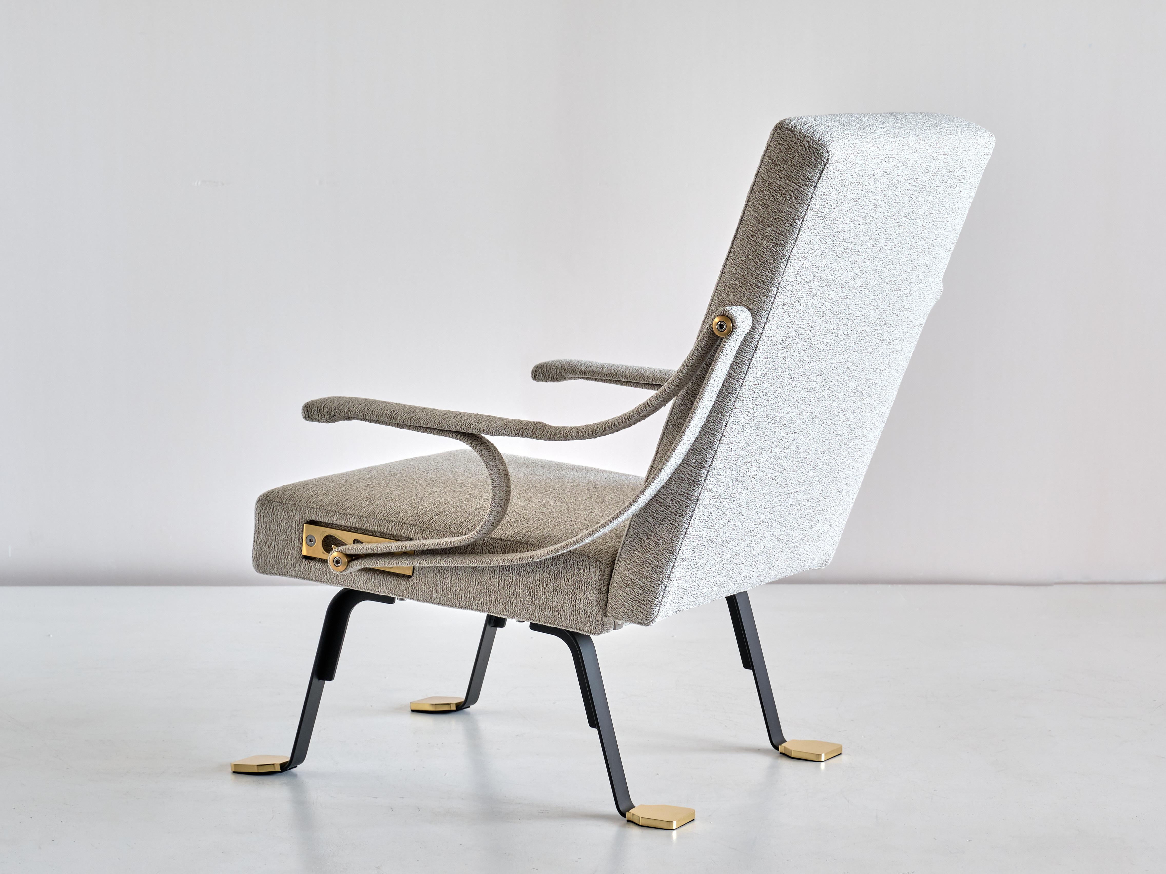 Ignazio Gardella 'Digamma' Armchair in Ivory Lelièvre Bouclé Fabric and Brass 4