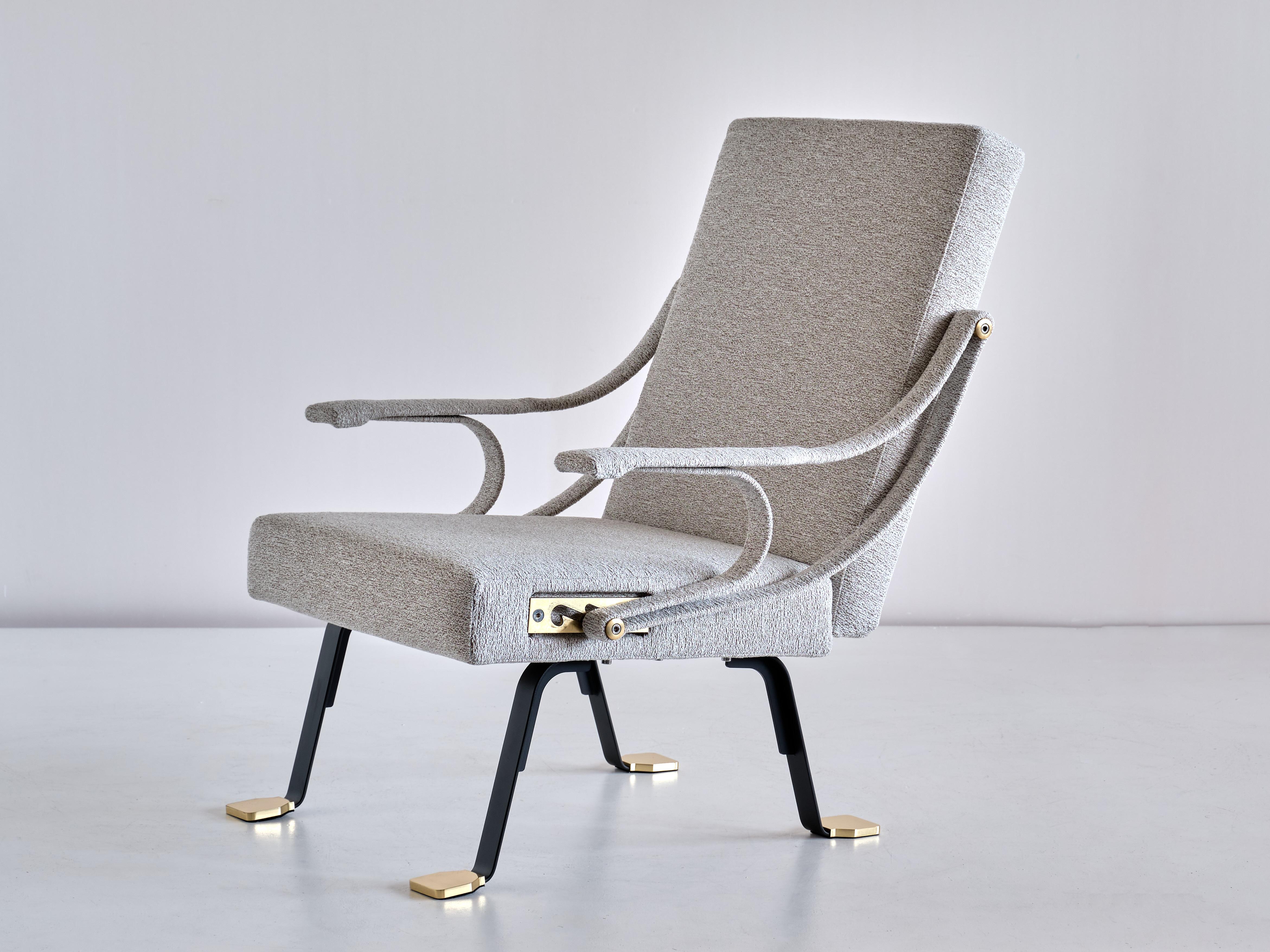 Ignazio Gardella 'Digamma' Armchair in Ivory Lelièvre Bouclé Fabric and Brass 5