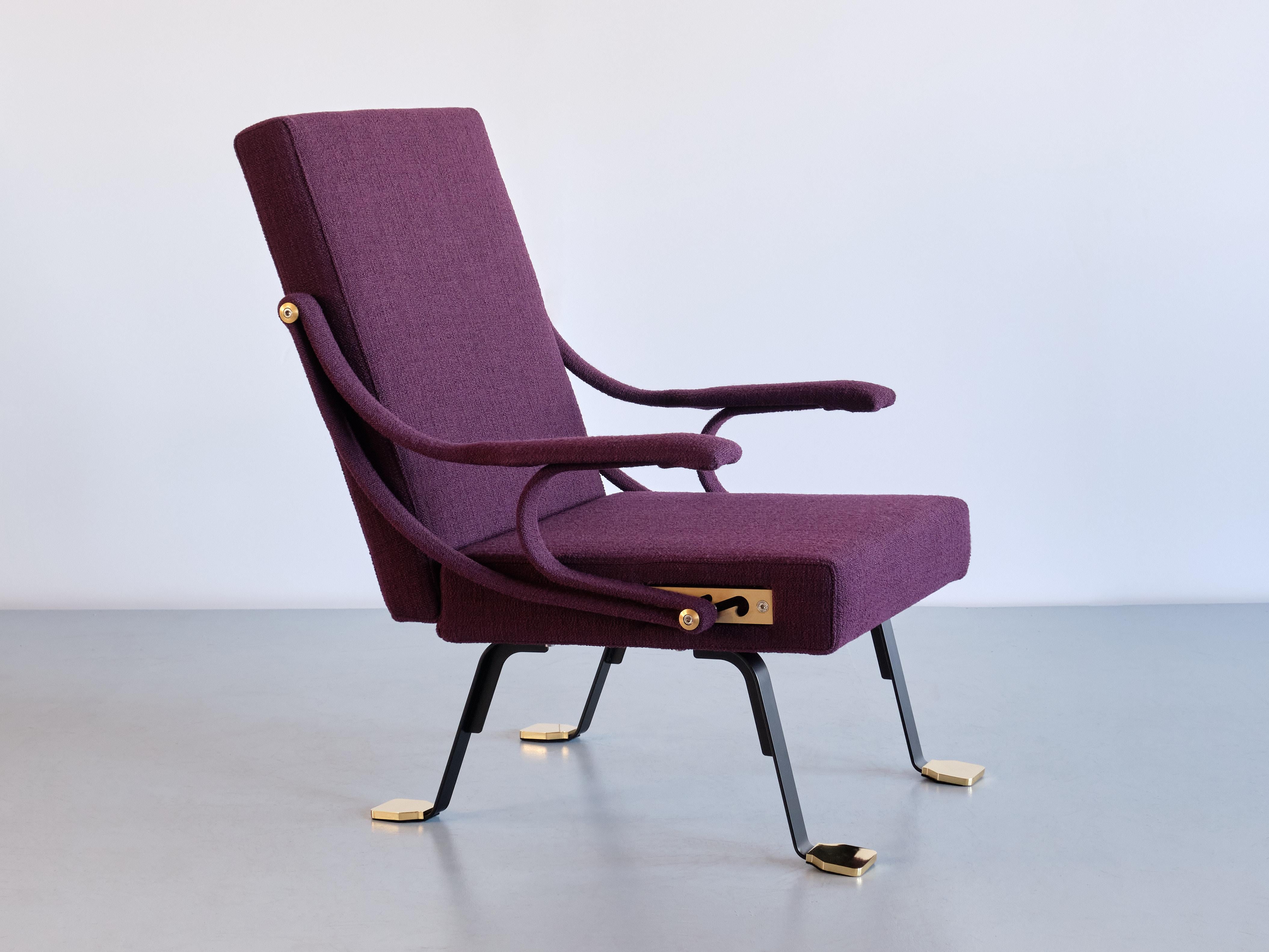 Fauteuil « Digamma » d'Ignazio Gardella en tissu Dedar violet et laiton, 2022 en vente 10