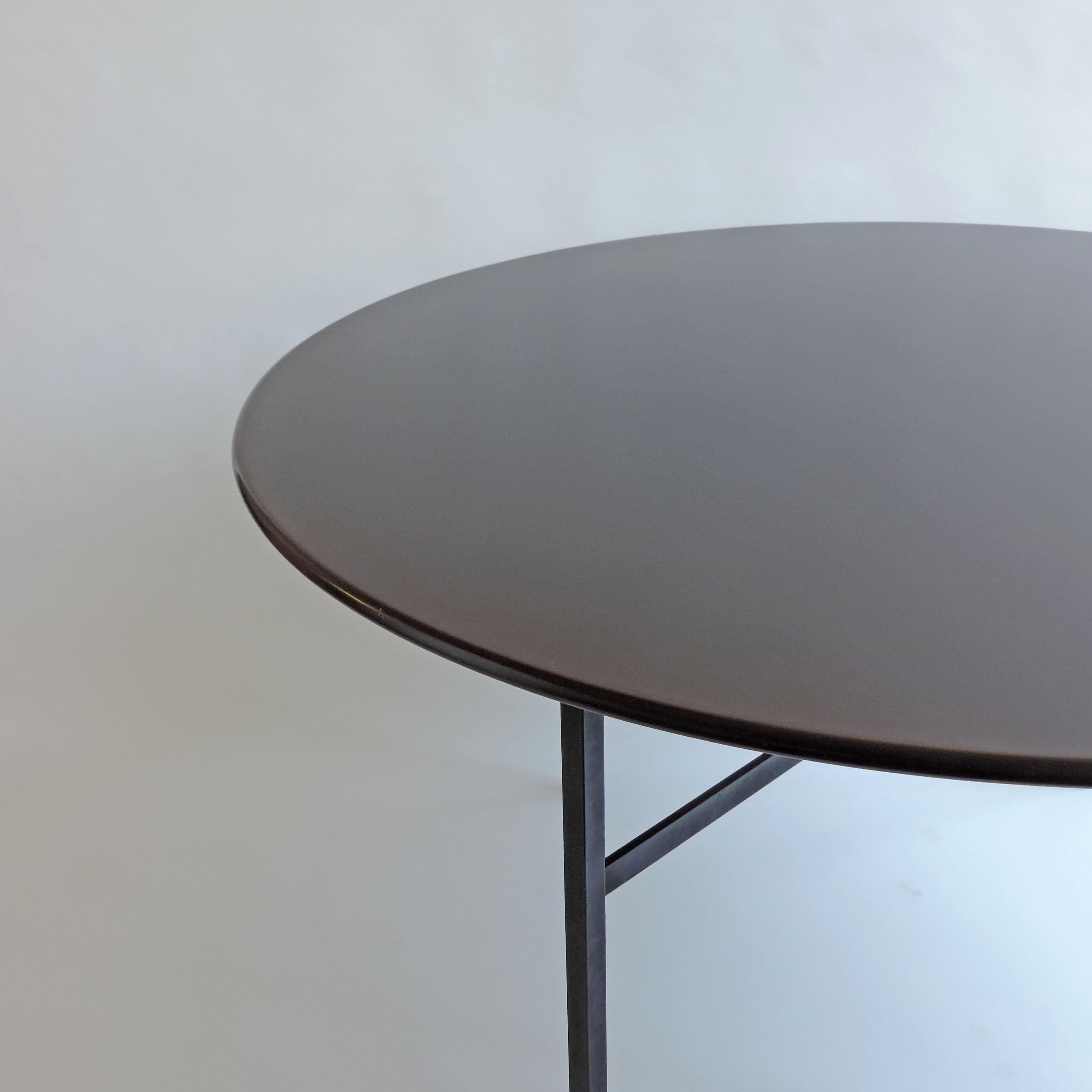 Minimal Ignazio Gardella dining table for Azucena, Italy 1960s
Similar examples are at the PAC pavillion in Milan.