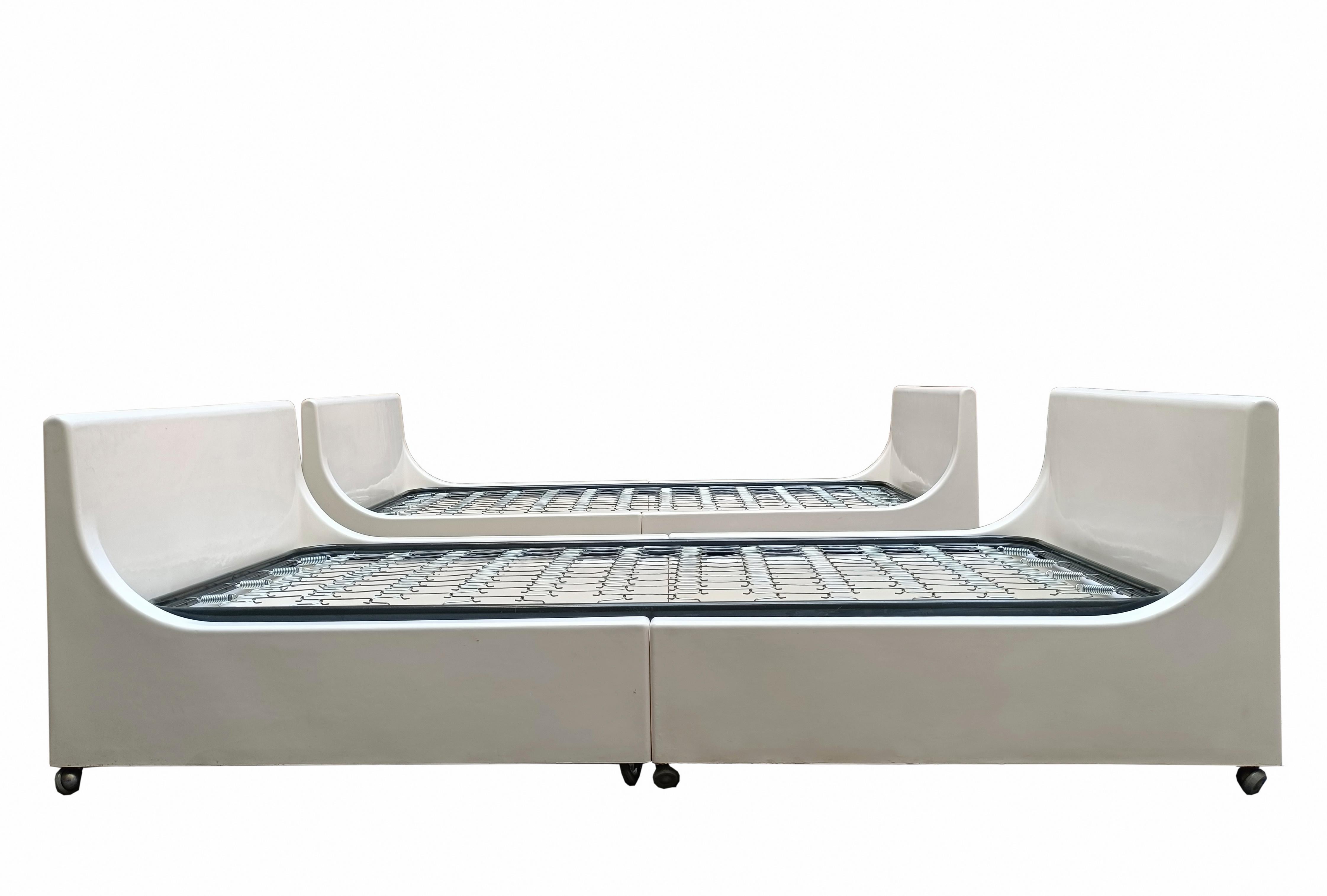 Italian Ignazio Gardella and Anna Castelli Ferrieri for Kartell Pair of Beds 