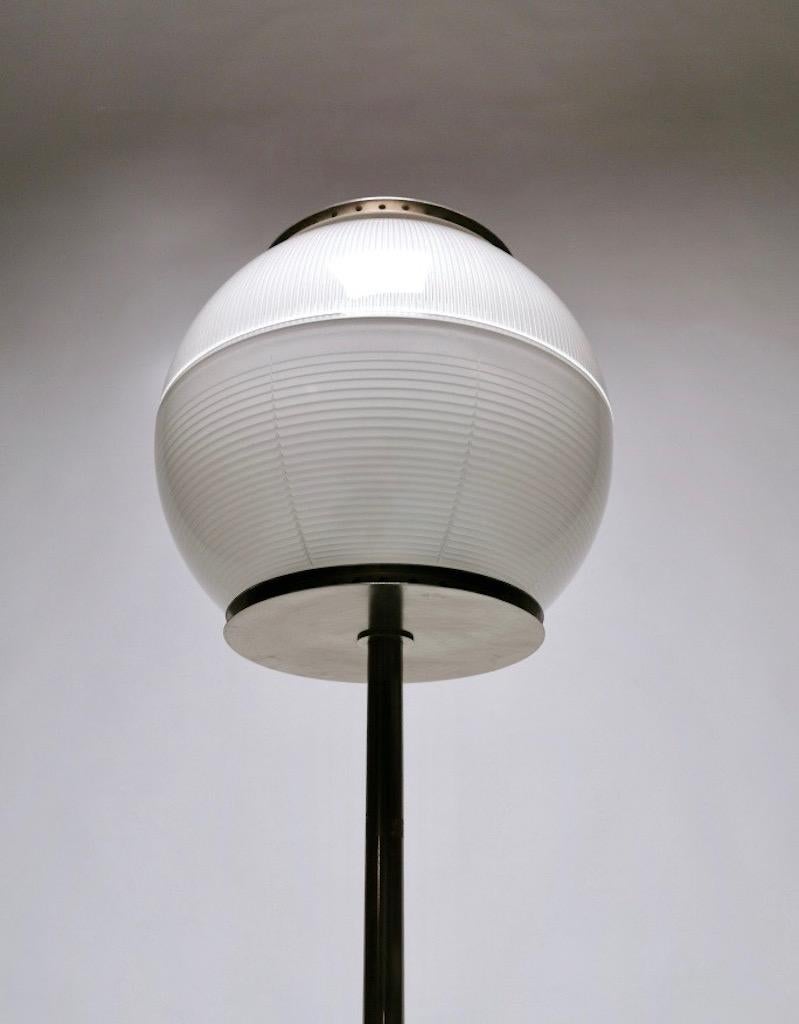 Ignazio Gardella, floor lamp manufactured by Azucena in 1955.
Nickel-plated metal rod holding a spherical glass shade, white Carrara marble base.
Italy, 1955.
 