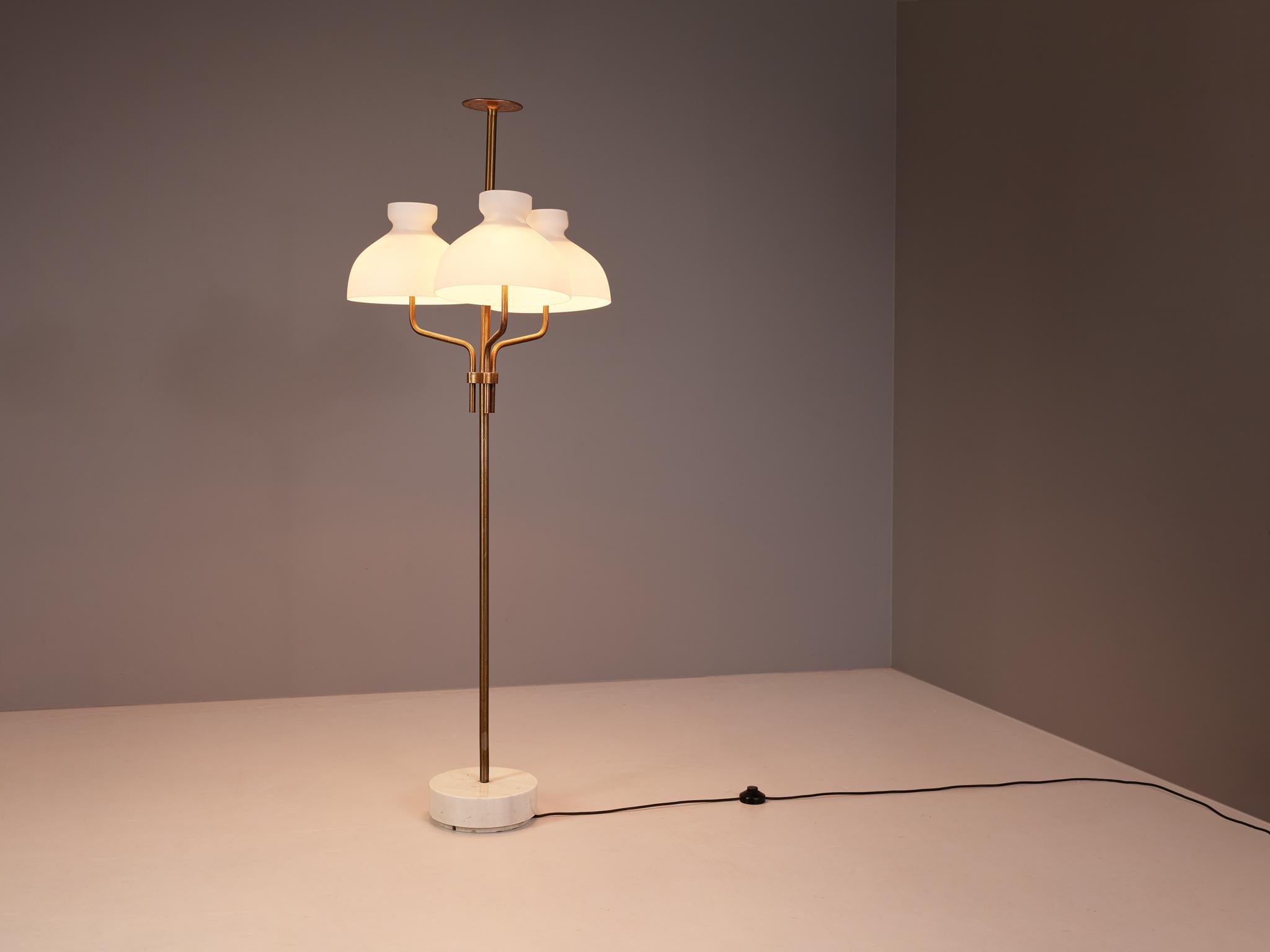 Mid-20th Century Ignazio Gardella for Azucena 'Arenzano' Floor Lamp in Brass & Opaline Glass  For Sale