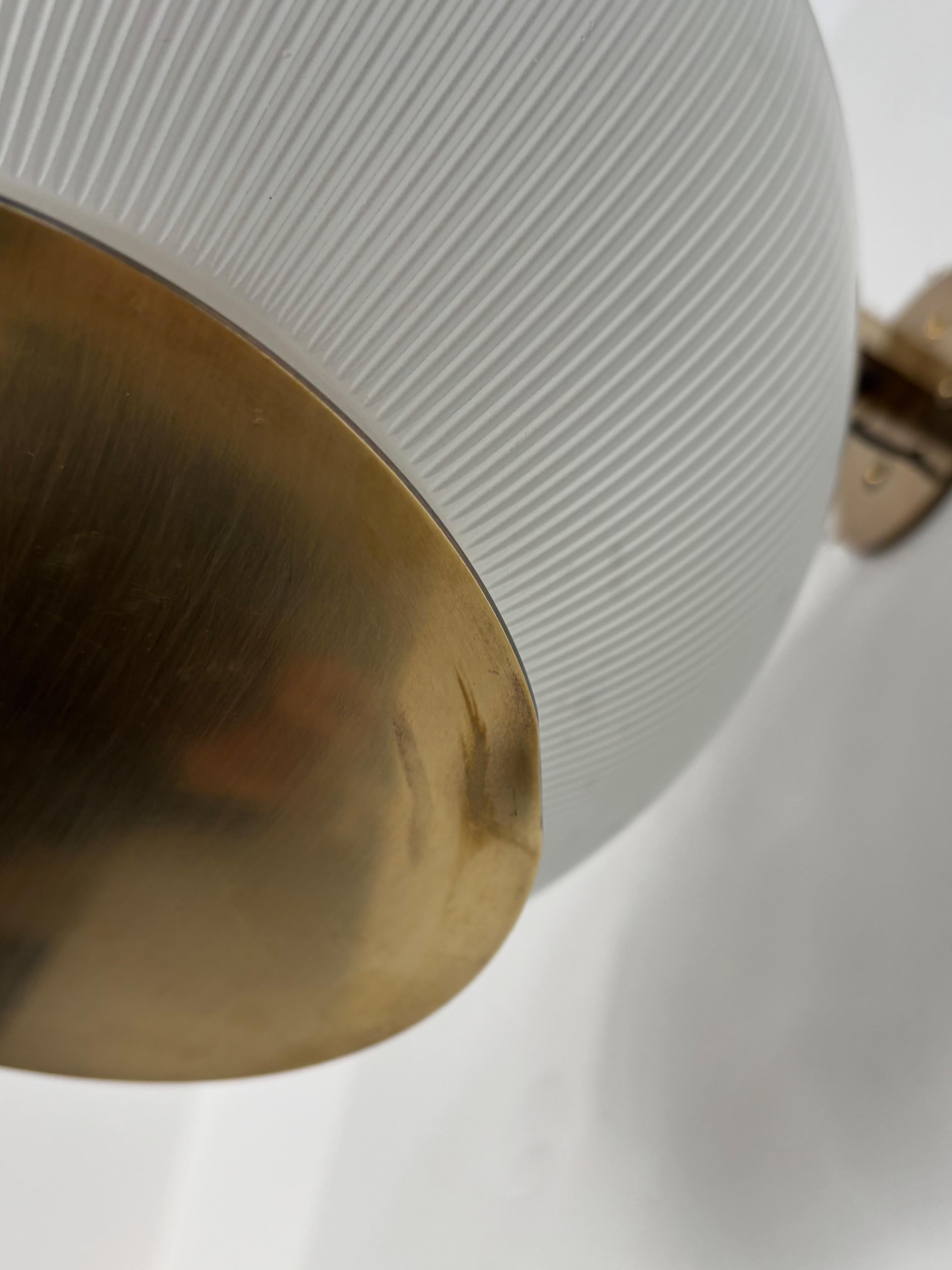 Ignazio Gardella for Azucena Italian LP7 Brass Glass Wall Lignt Sconce 1950s en vente 4