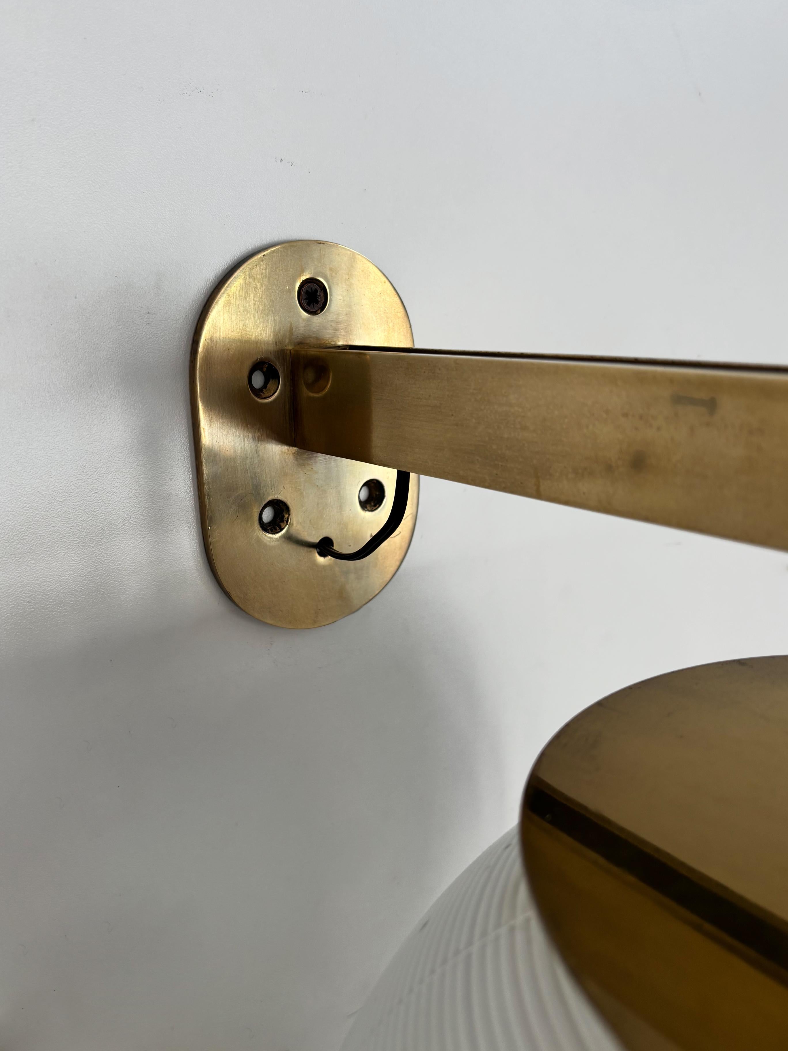 Ignazio Gardella for Azucena Italian LP7 Brass Glass Wall Lignt Sconce 1950s en vente 9