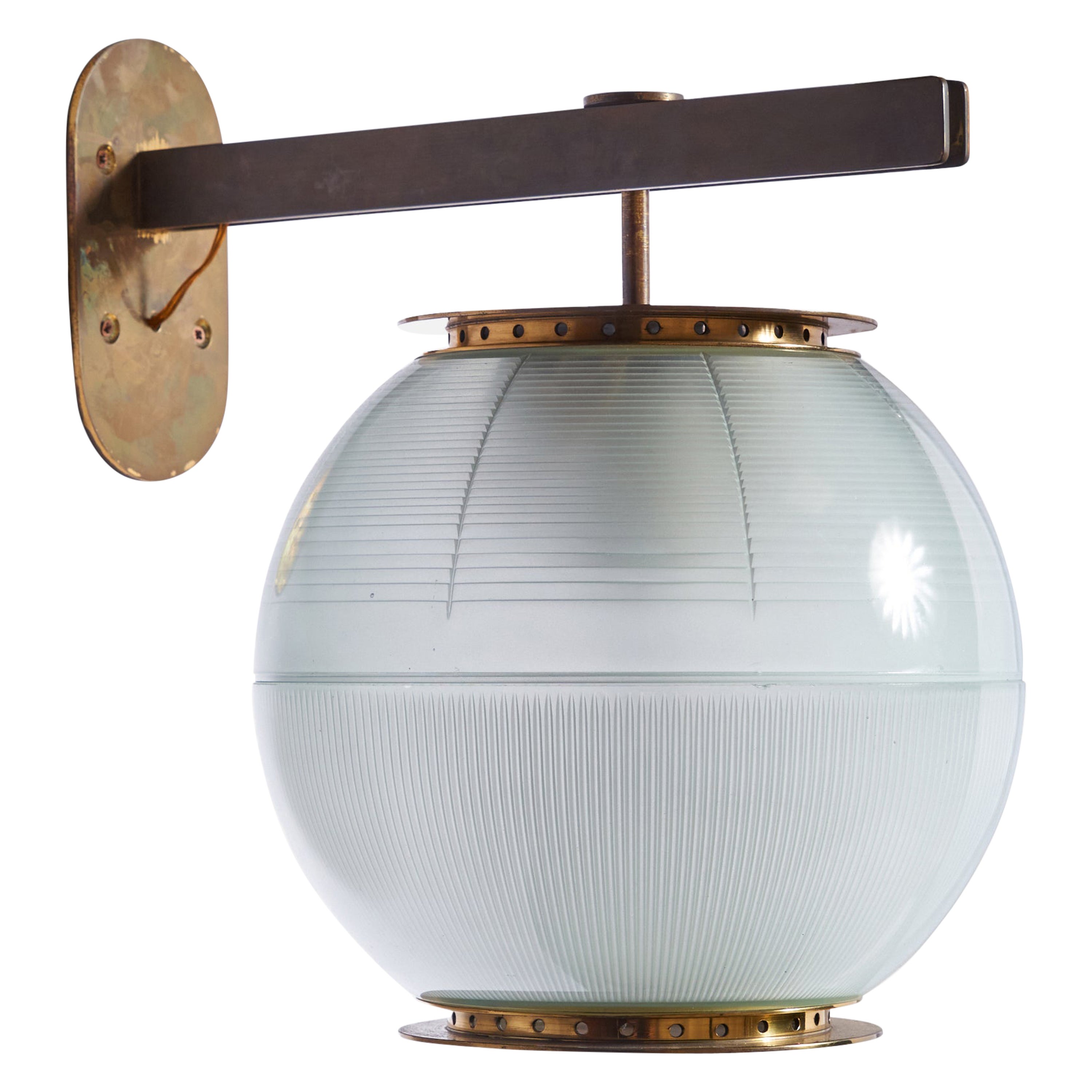 Ignazio Gardella, LP7 Wall Light, Brass, Glass, Italy, 1955