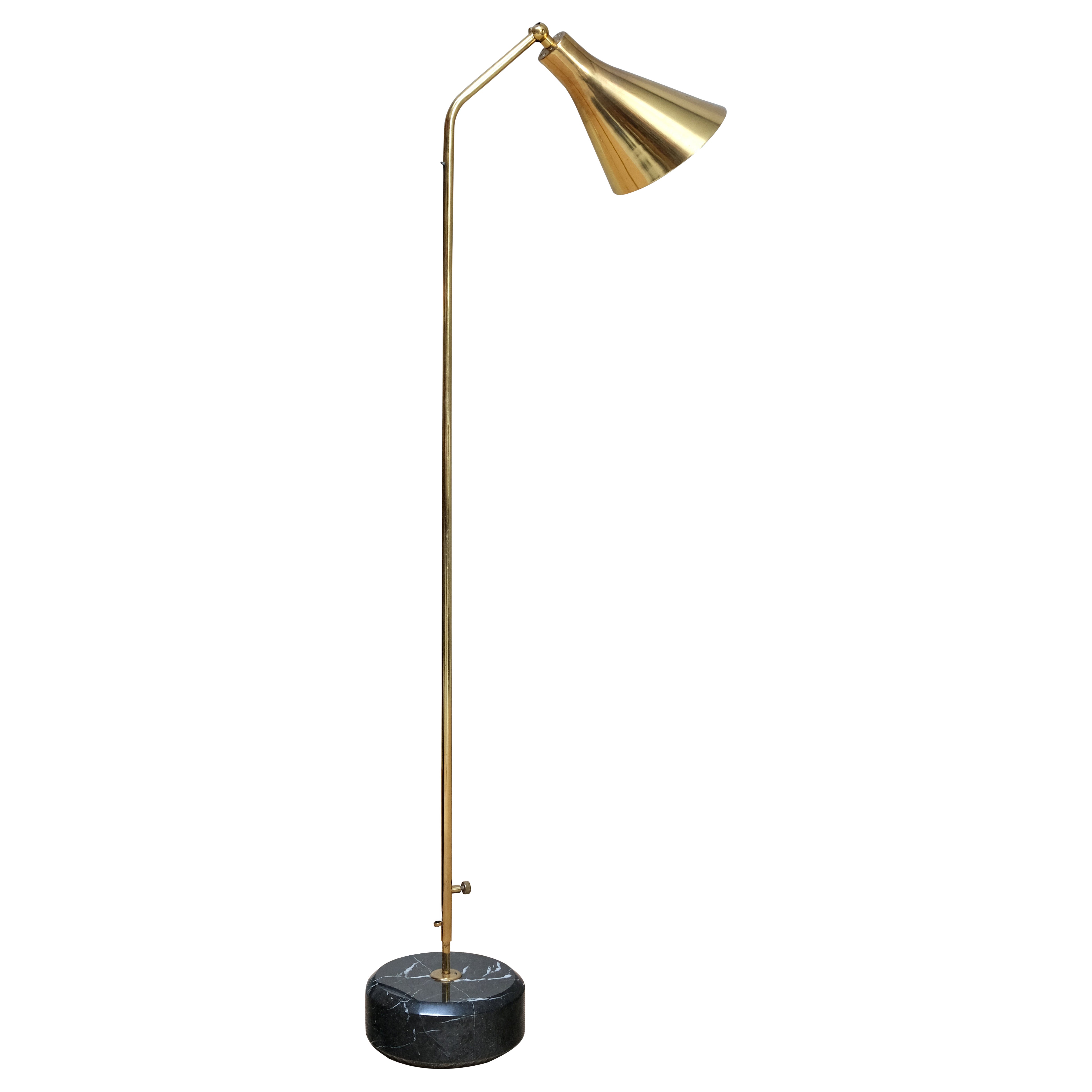 Lampada da terra 'LT3' di Ignazio Gardella in ottone e marmo, Azucena, Italia, anni '50 in vendita