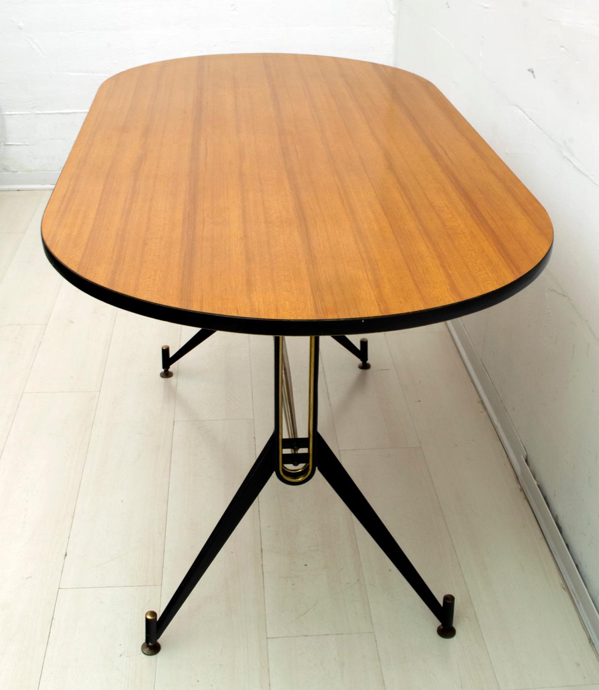 Brass Ignazio Gardella Mid-Century Modern Italian Oval Table, 1950 For Sale