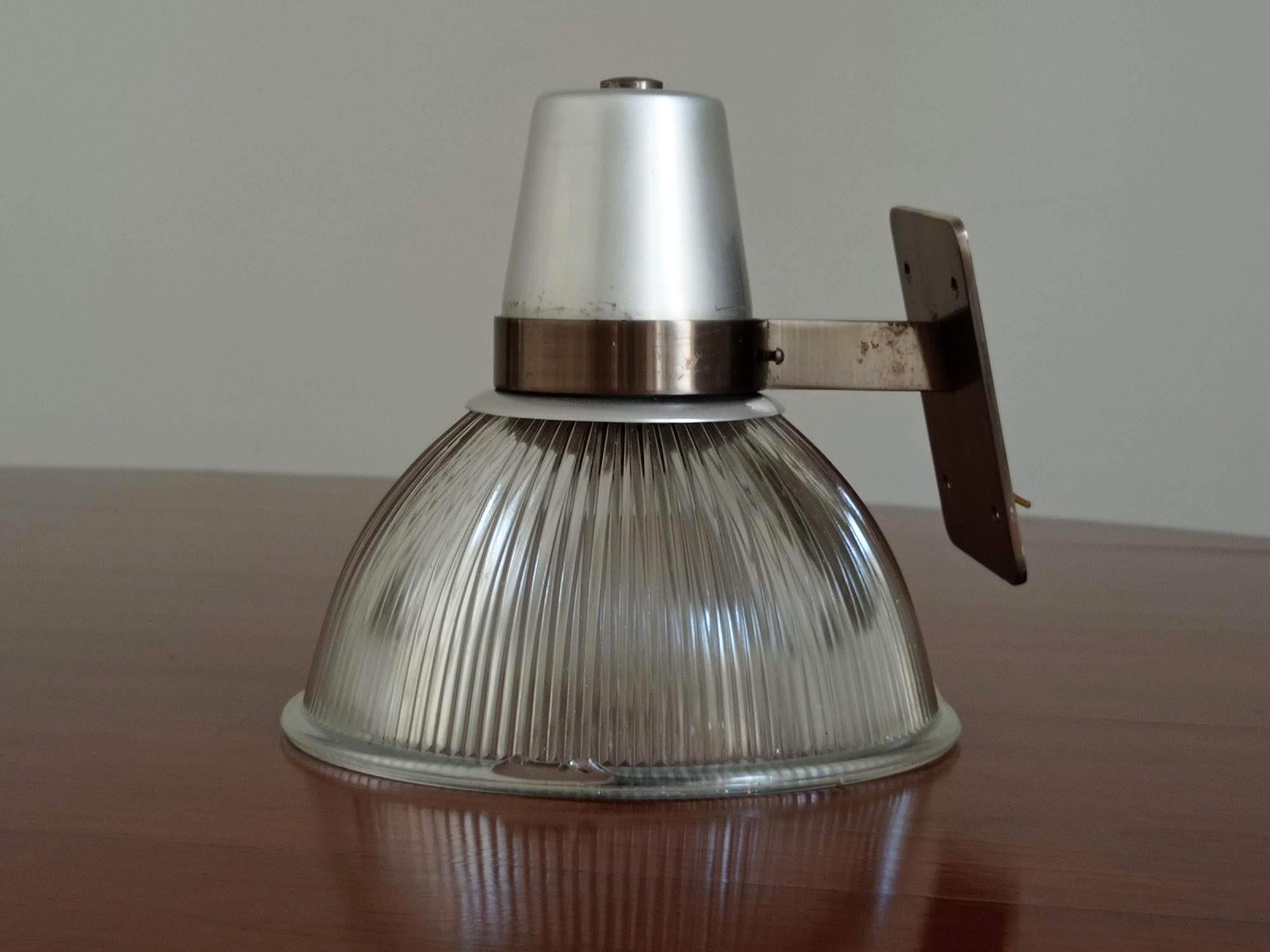 Mid-Century Modern Ignazio Gardella Model LP6 Mid-Century Wall Lamp for Azucena For Sale