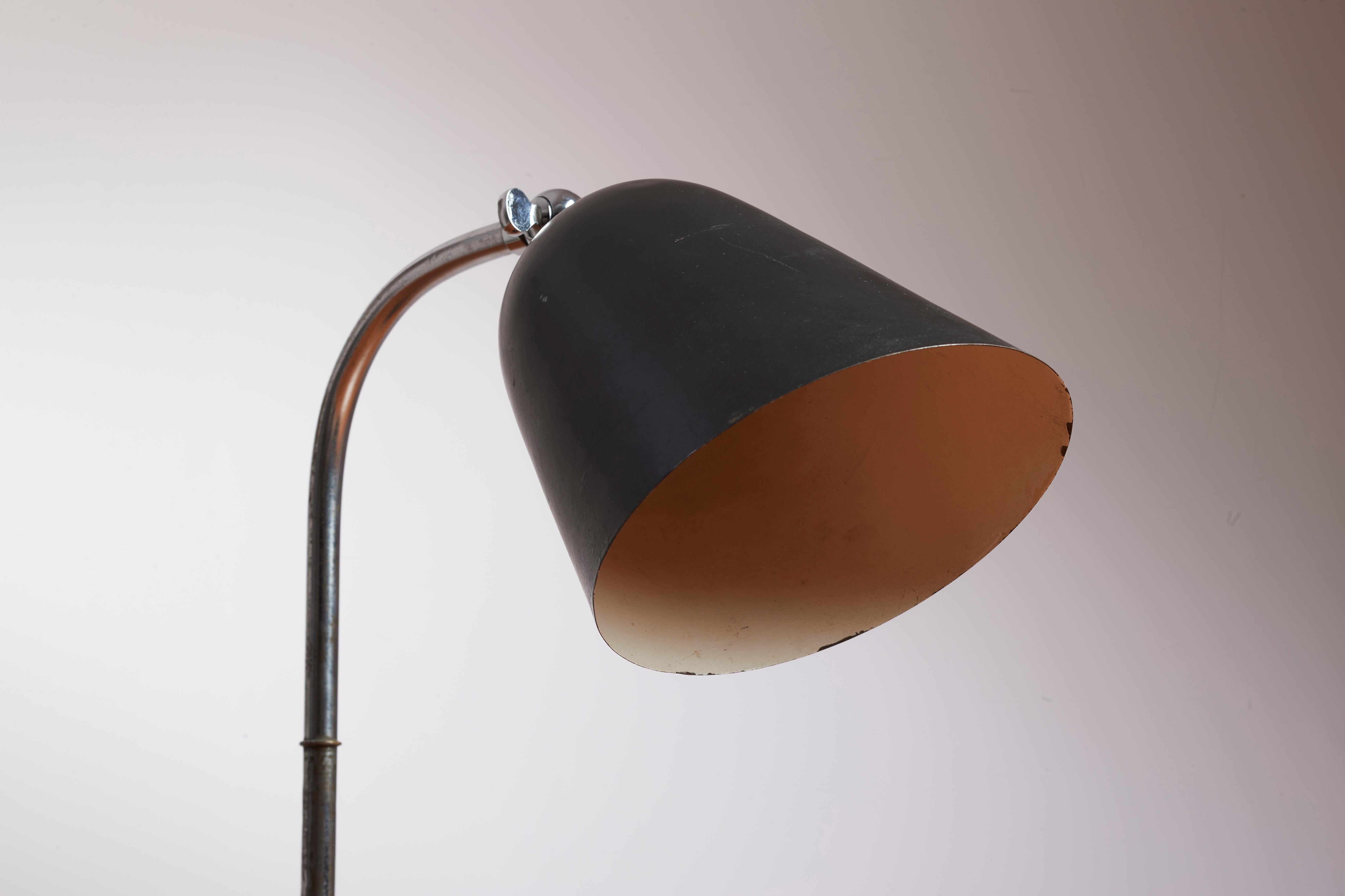 Mid-20th Century Ignazio Gardella Rationalist table lamp n painted metal and chrome, Italy, 1940s For Sale