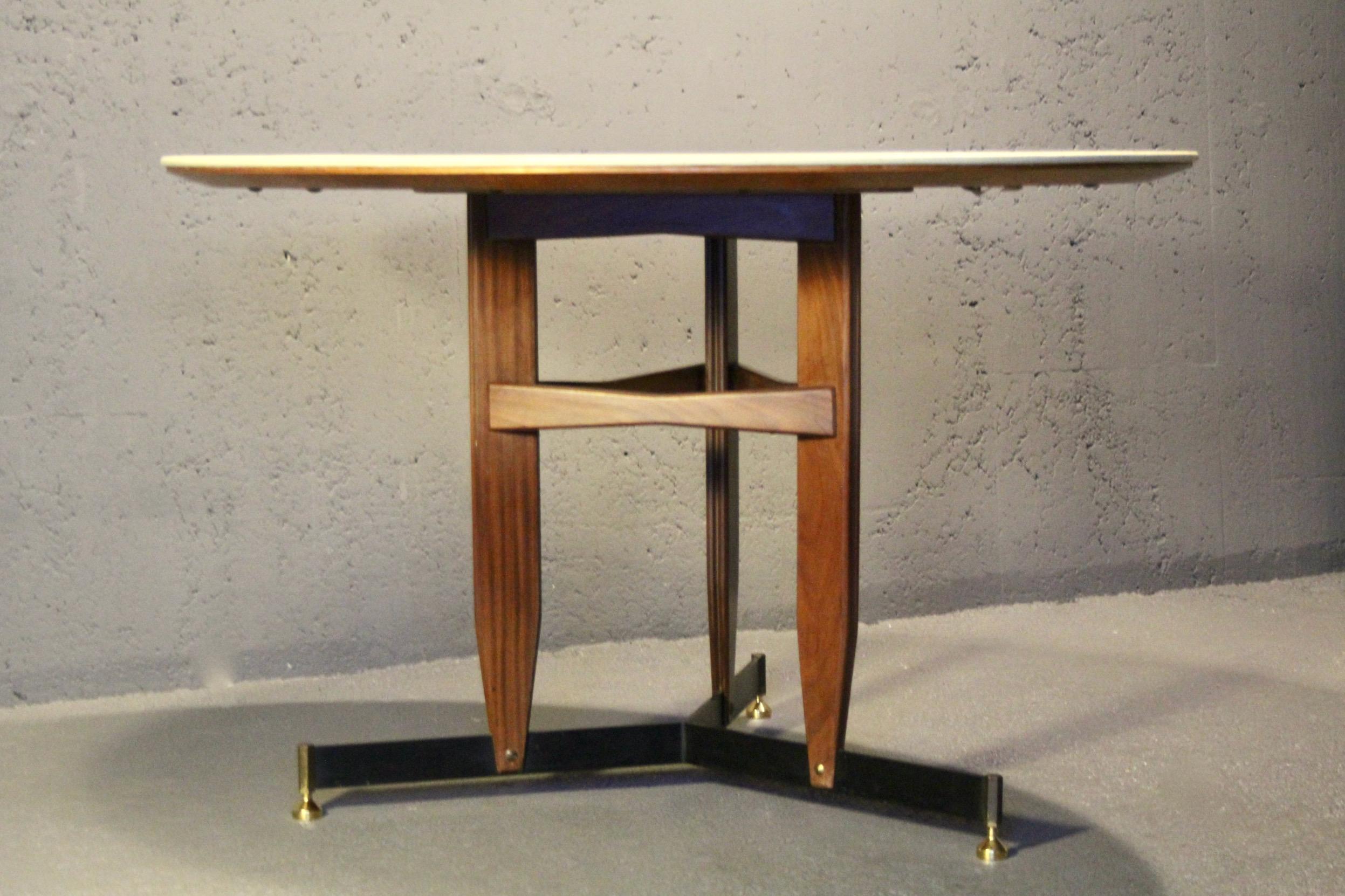 Laiton Table de salle à manger de style Ignazio Gardella en vente