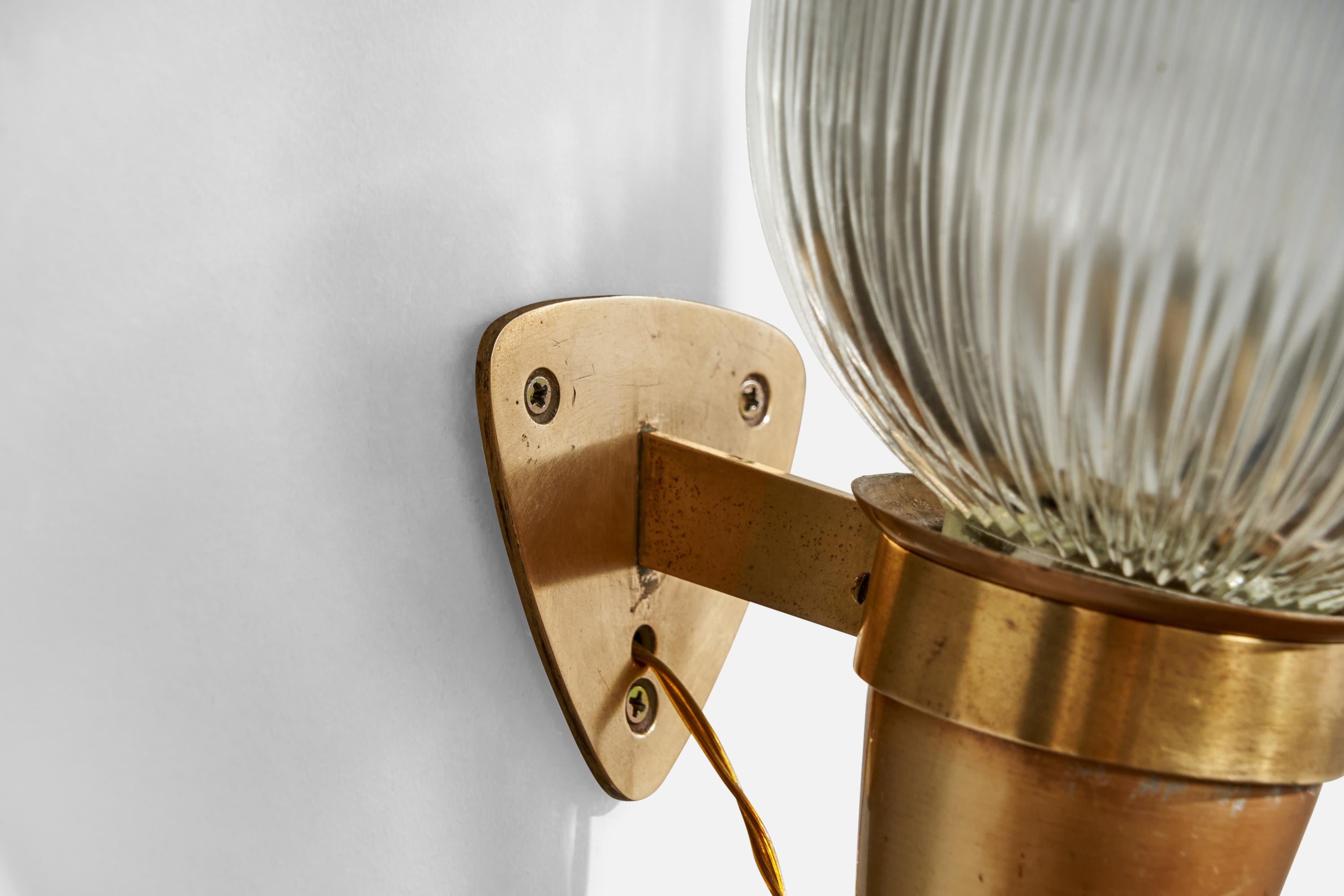 Italian Ignazio Gardella, Wall Light, Brass, Glass, Copper, Italy, 1960s For Sale