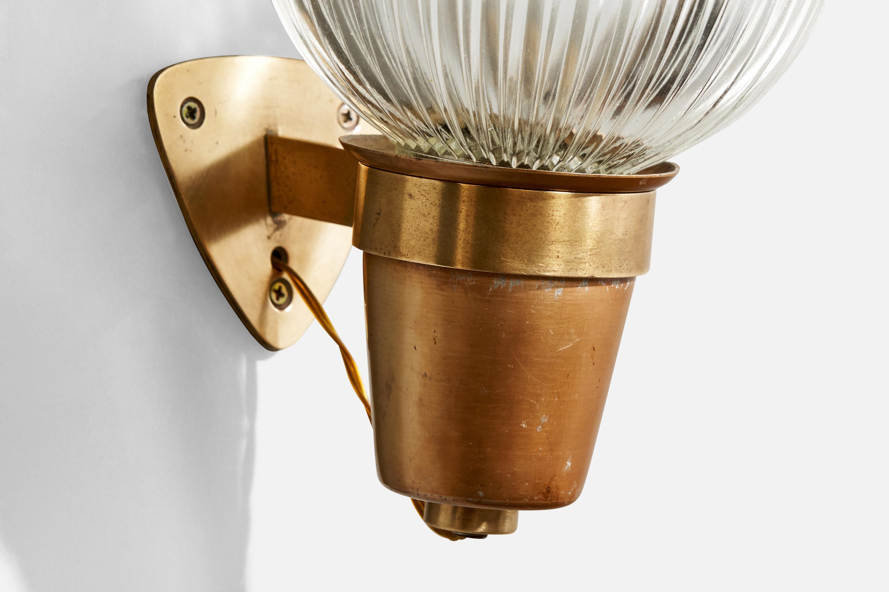 Ignazio Gardella, Wall Light, Brass, Glass, Copper, Italy, 1960s In Good Condition For Sale In High Point, NC