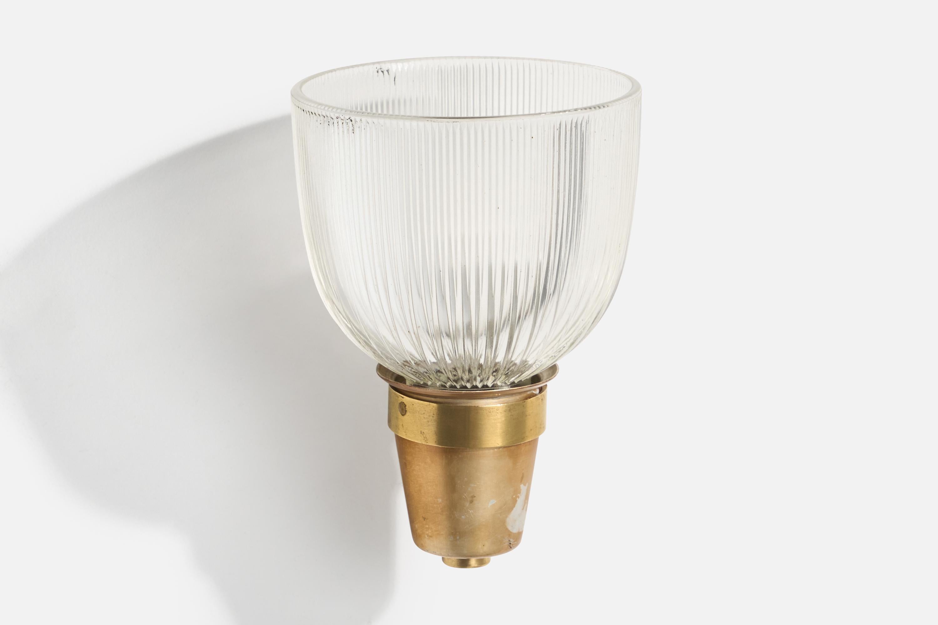 Mid-Century Modern Ignazio Gardella, Wall Light, Brass, Glass, Italy, 1960s For Sale