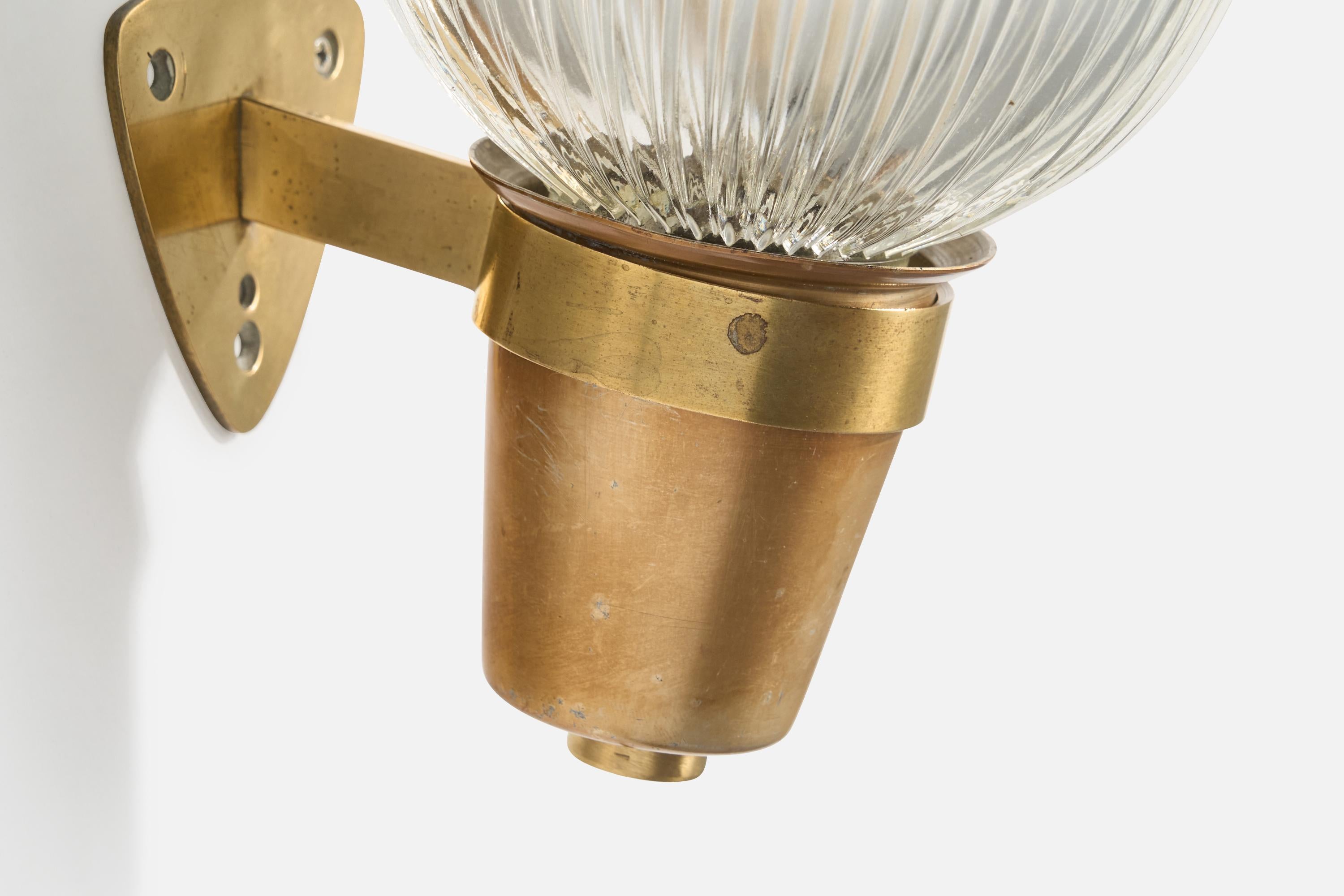 Mid-20th Century Ignazio Gardella, Wall Light, Brass, Glass, Italy, 1960s For Sale