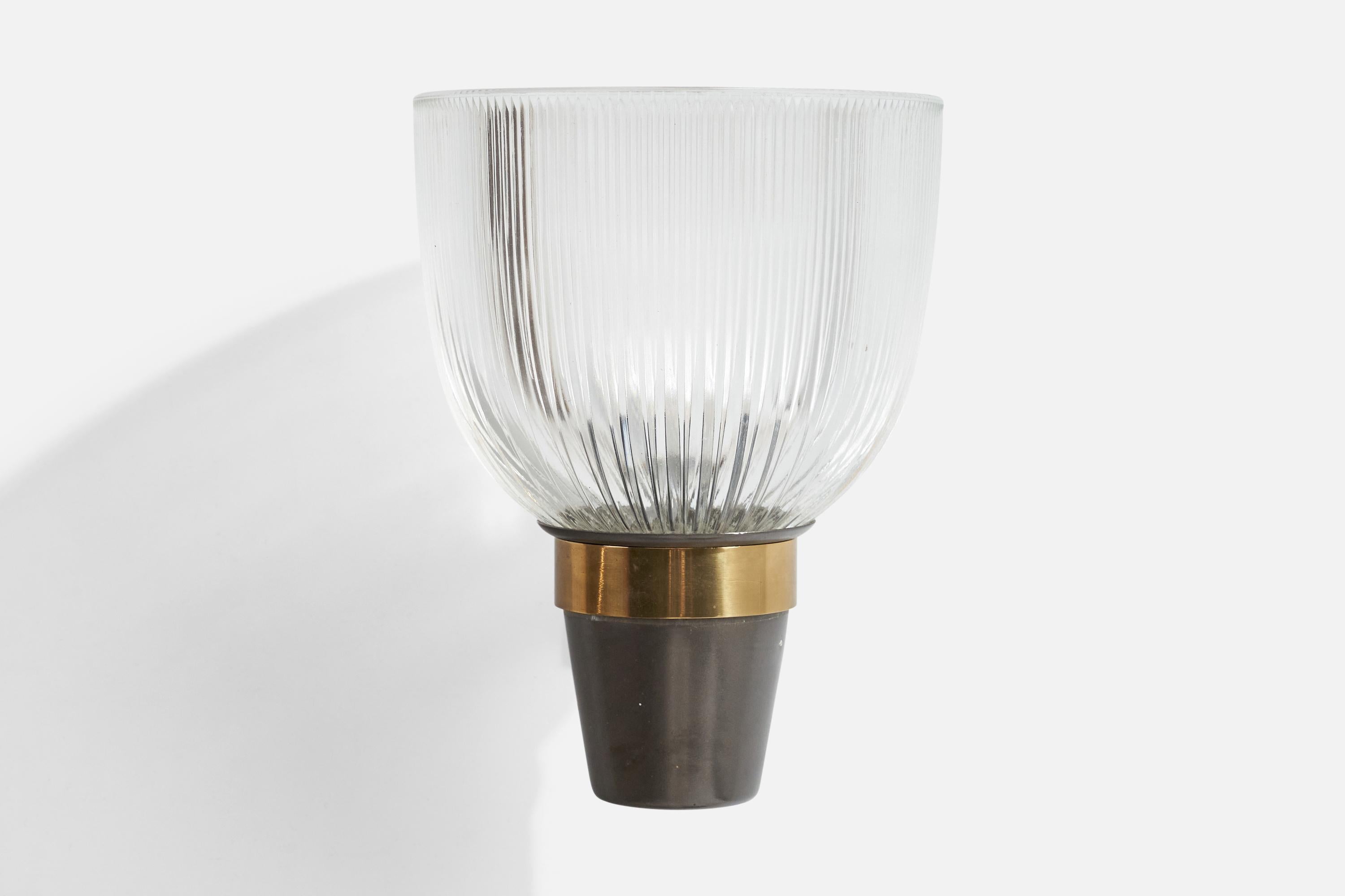Italian Ignazio Gardella, Wall Light, Brass, Glass, Metal, Italy, 1960s For Sale