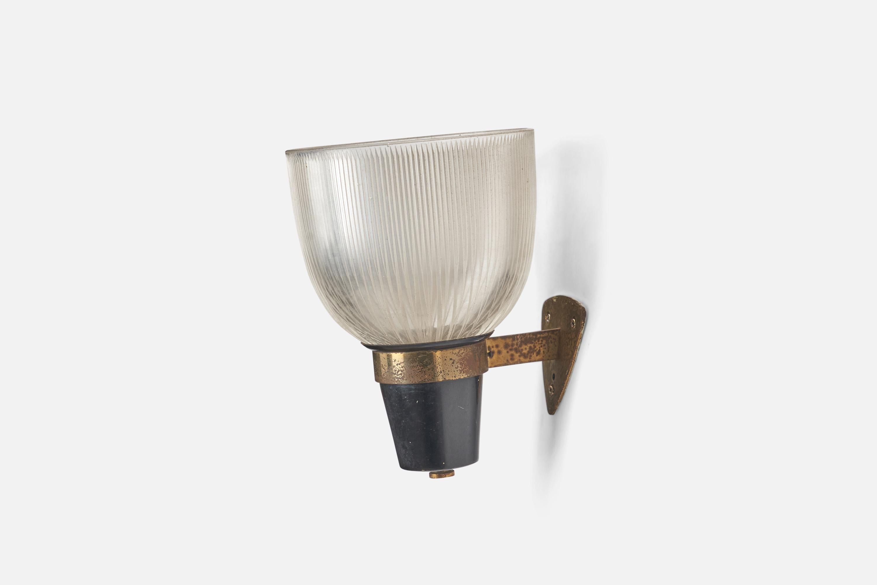 A brass, metal and glass wall light designed by Ignazio Gardella and produced by Azucena, Italy, 1960s.

Dimensions of back plate (inches) : 3.1 x 3.3 x 0.1 (Height x Width x Depth)

Socket takes standard E-26 medium base bulb.

There is no