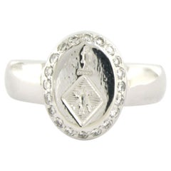 ignet ring with brilliant cut diamonds up to 0.20ct 18k gold 8.9 grams