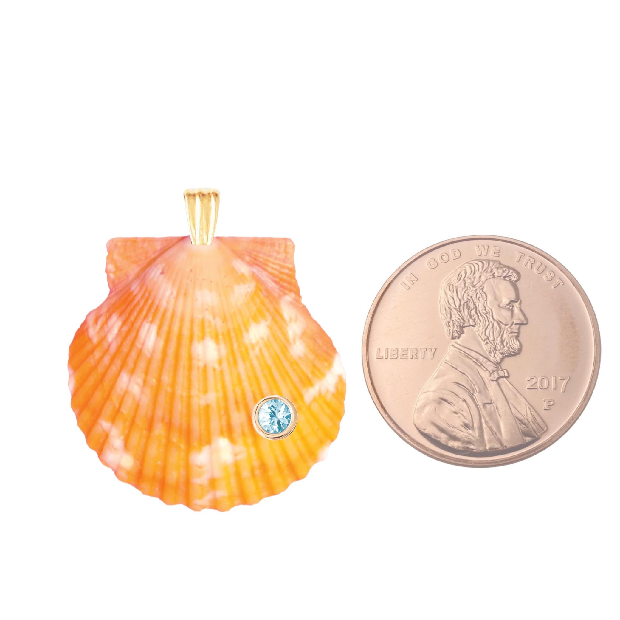 Ciondolo a forma di conchiglia naturale di Ignis con oro 14k e gemma naturale di topazio blu In condizioni Nuovo in vendita a Miami, FL