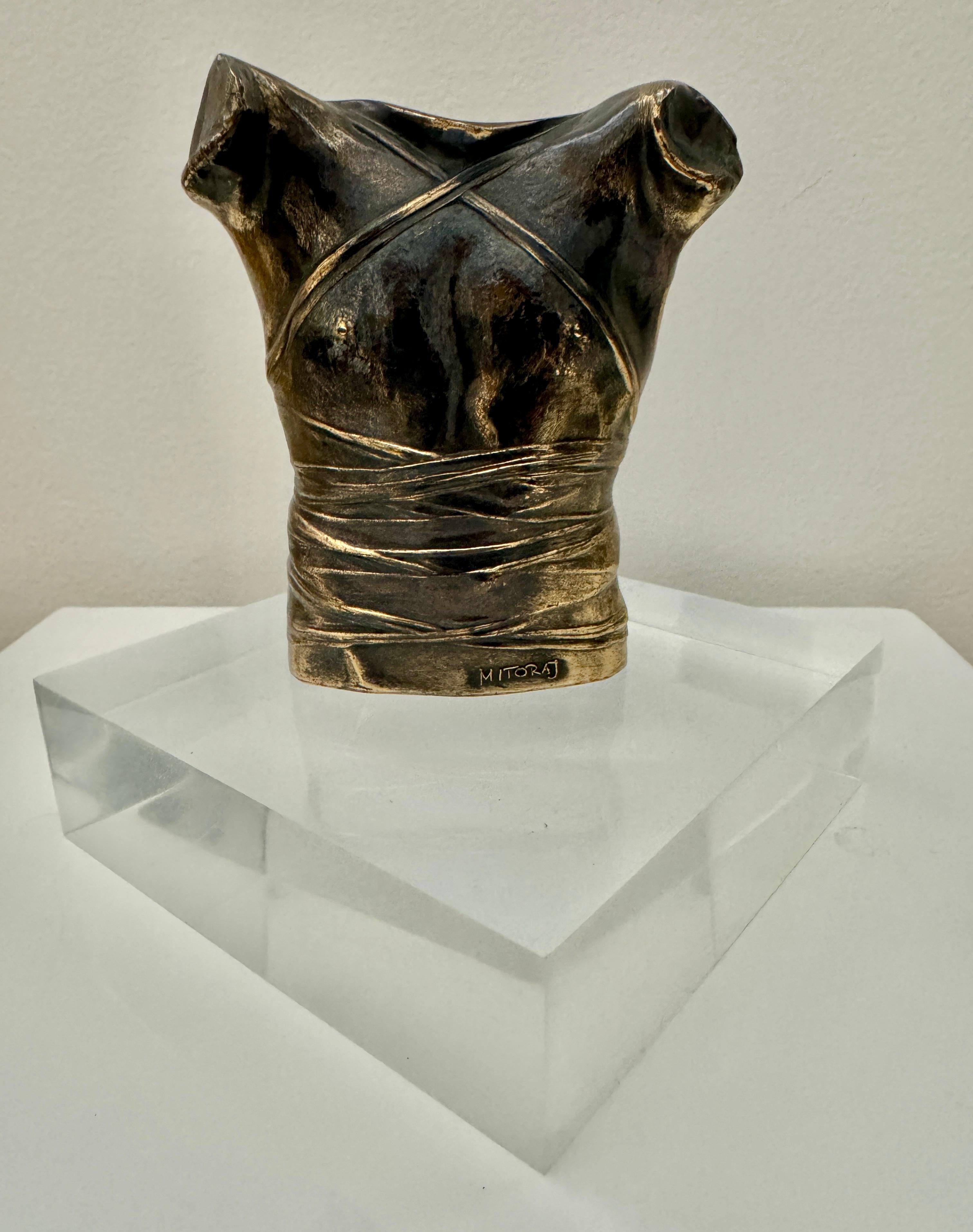 Petite sculpture de torse en bronze Cuirasse en vente 1