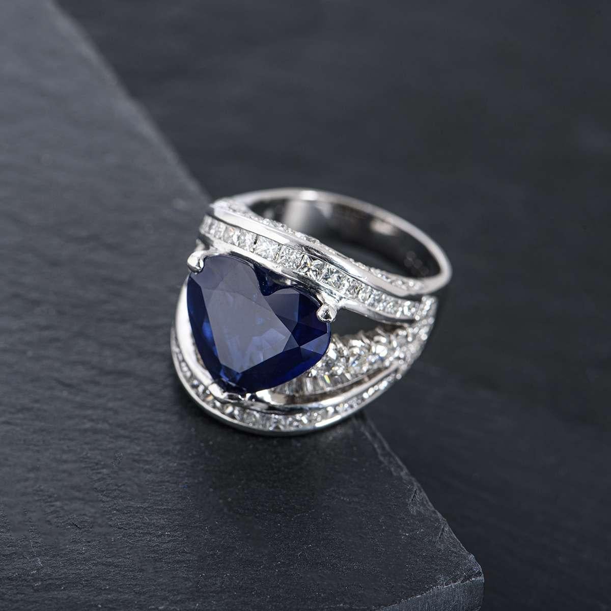 IGR Certified Heart Cut Sapphire and Diamond Ring 7.66 Carat Sapphire 1