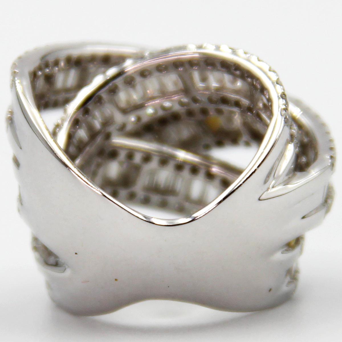 Women's IGSL Certified 5.26 Carat Diamond Spiral Ring For Sale