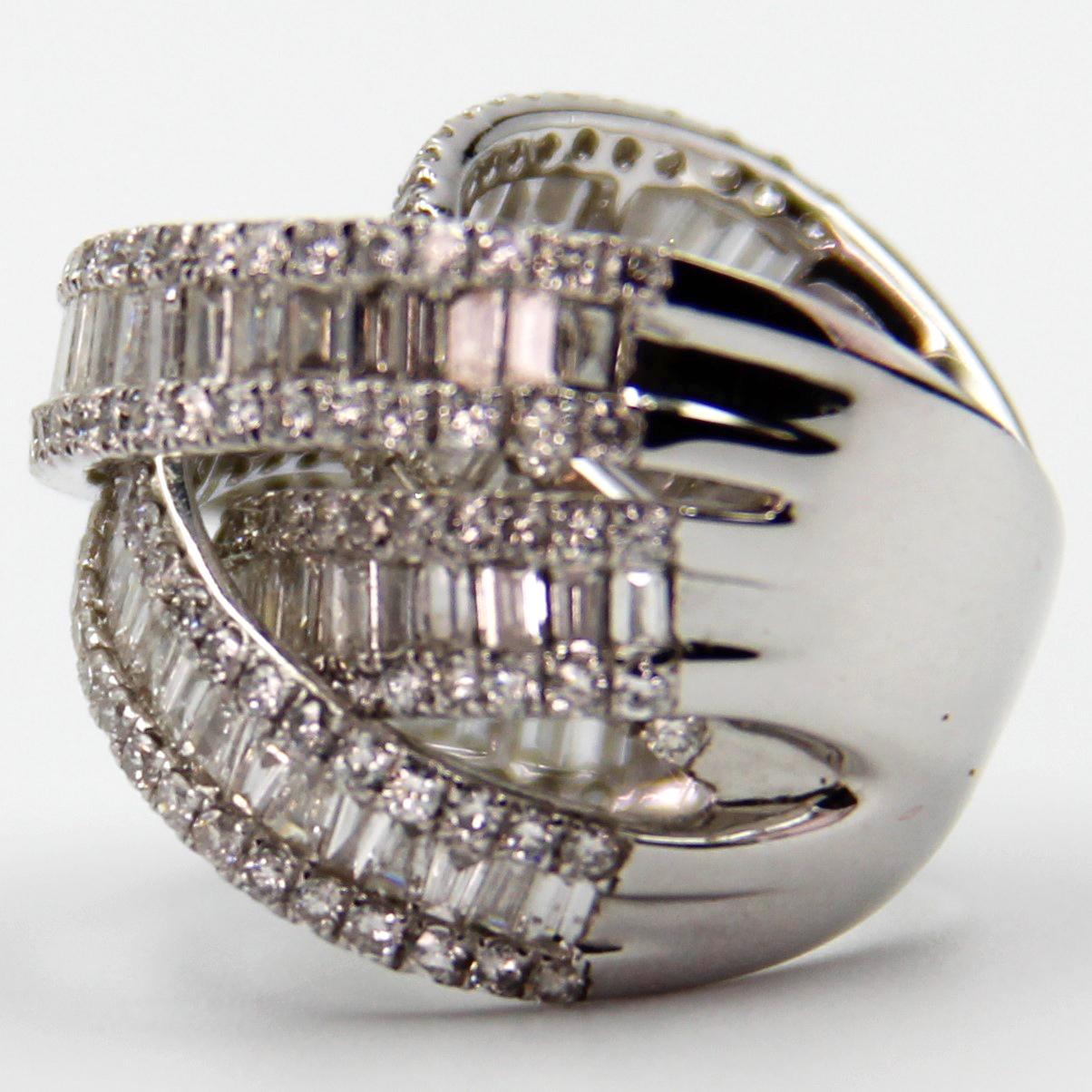 IGSL Certified 5.26 Carat Diamond Spiral Ring For Sale 1