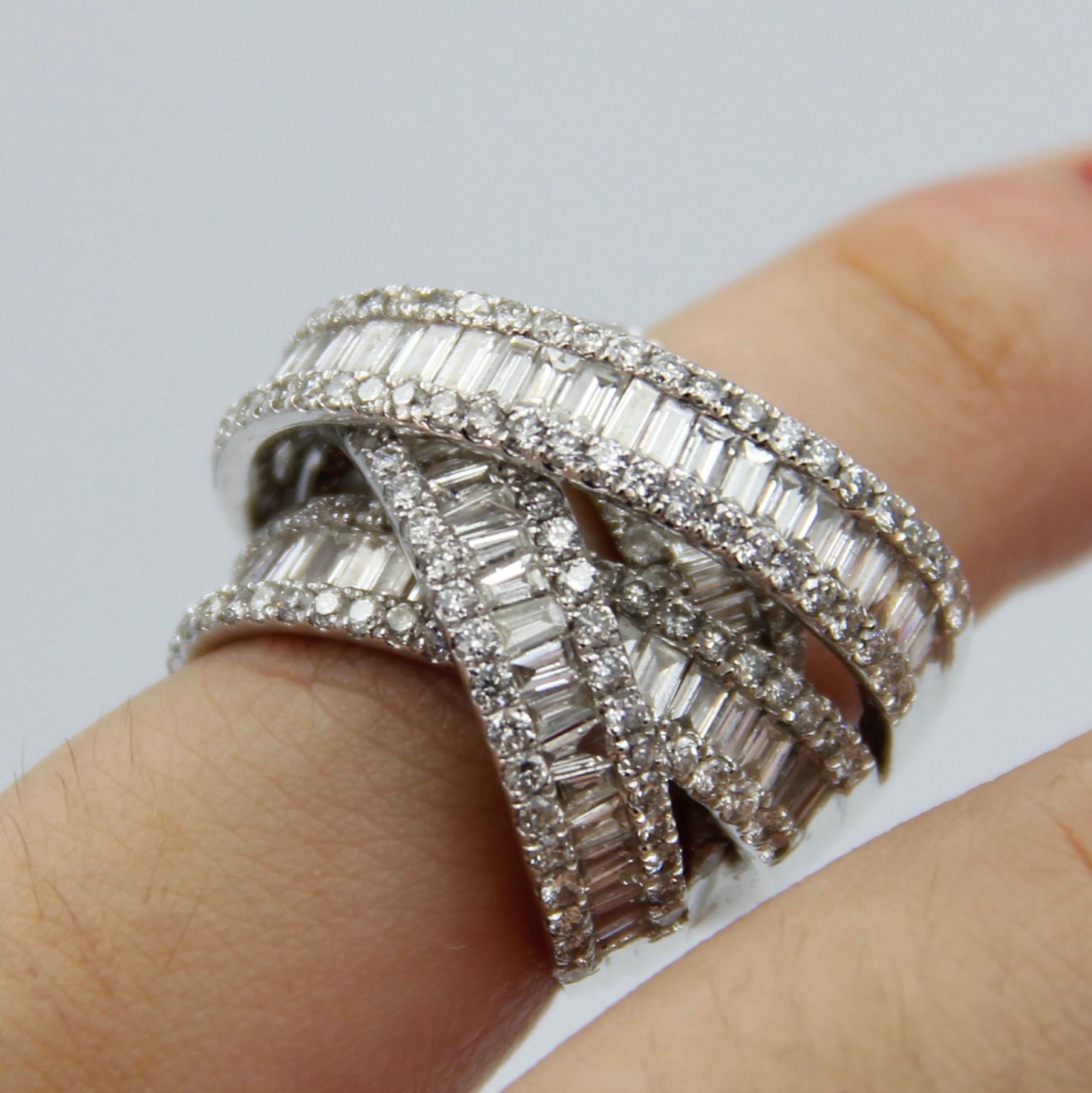 IGSL Certified 5.26 Carat Diamond Spiral Ring For Sale 2