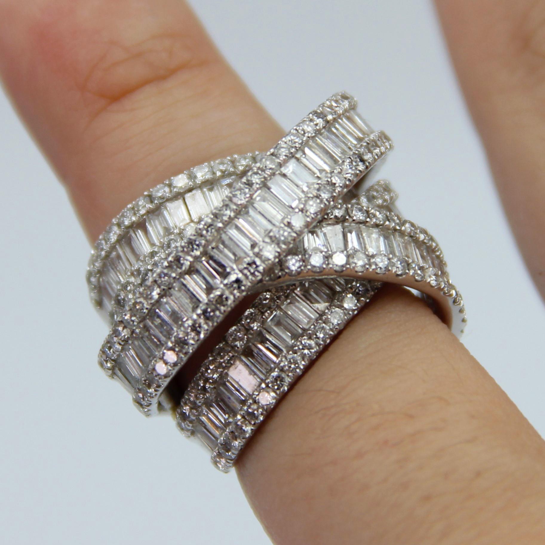 IGSL Certified 5.26 Carat Diamond Spiral Ring For Sale 3
