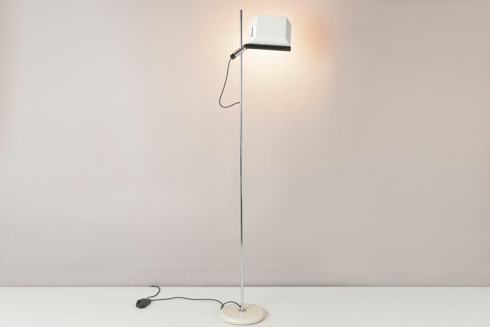 Mid-Century Modern Iguzzini Floor Lamp attr. to Harvey Guzzini, Italy - 1970s  For Sale