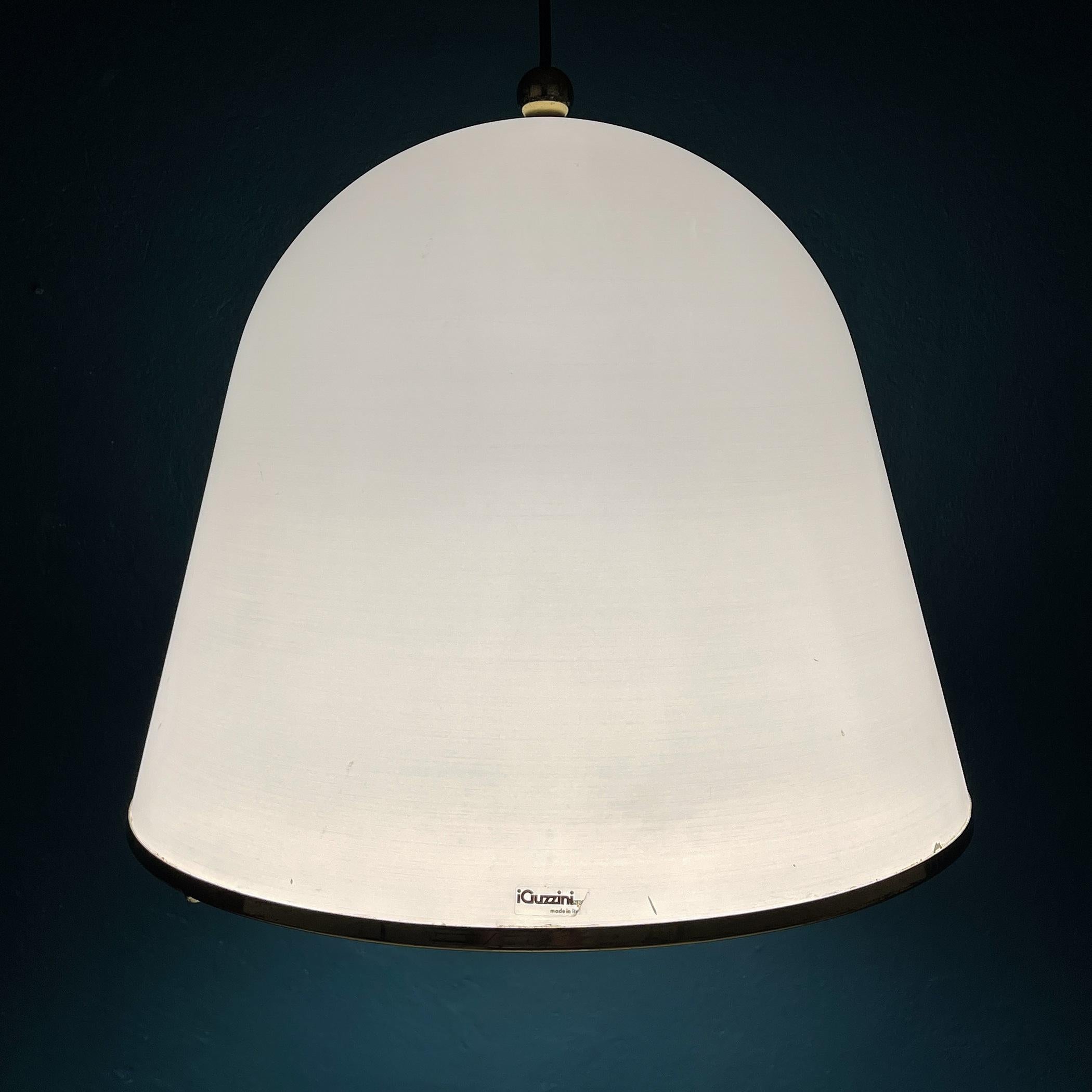 La rare lampe suspendue blanche 