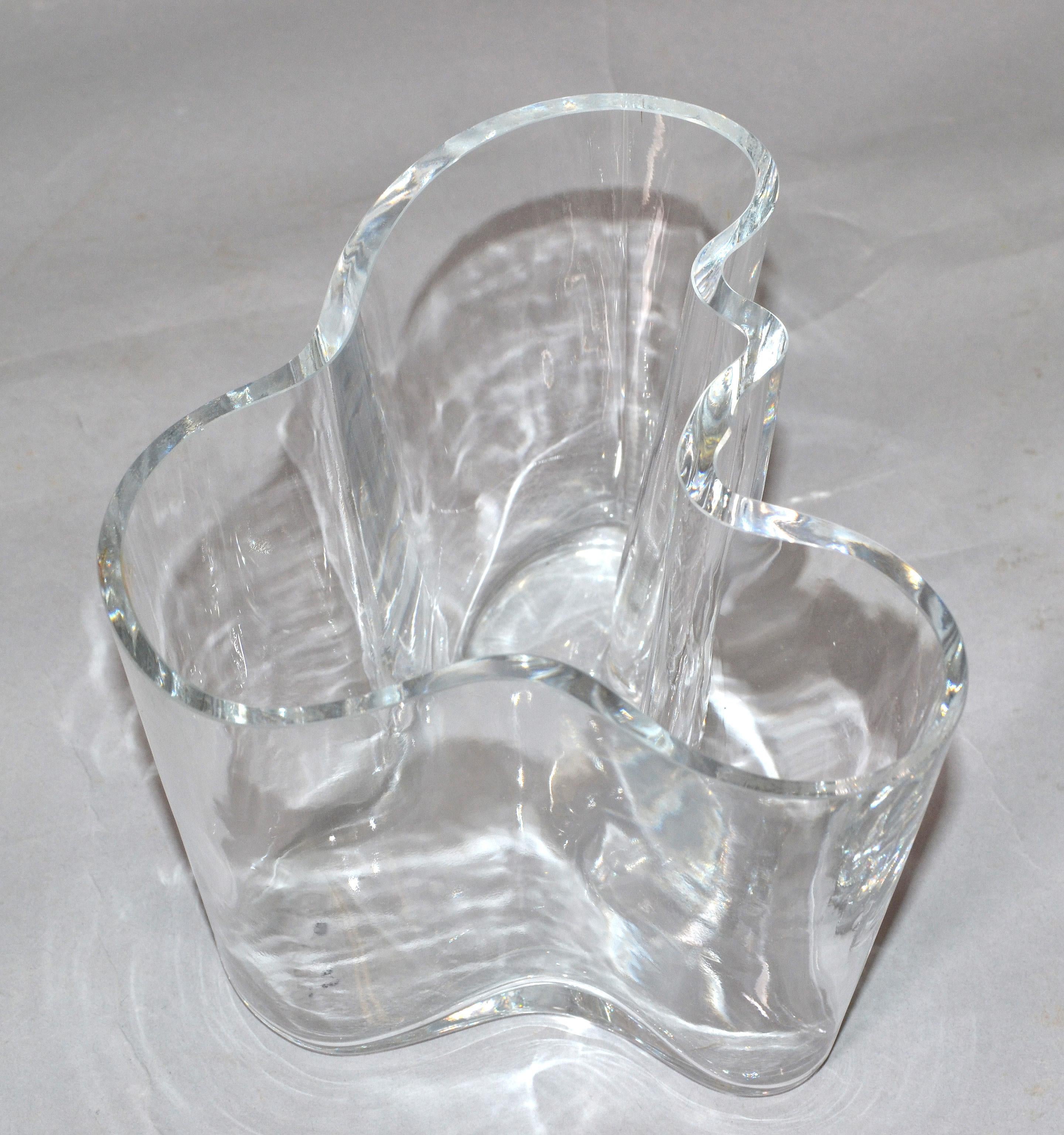 Hand-Crafted Iittala Alvar Aalto Clear Art Glass Sculptural Flower Savoy Vase Scandinavian For Sale