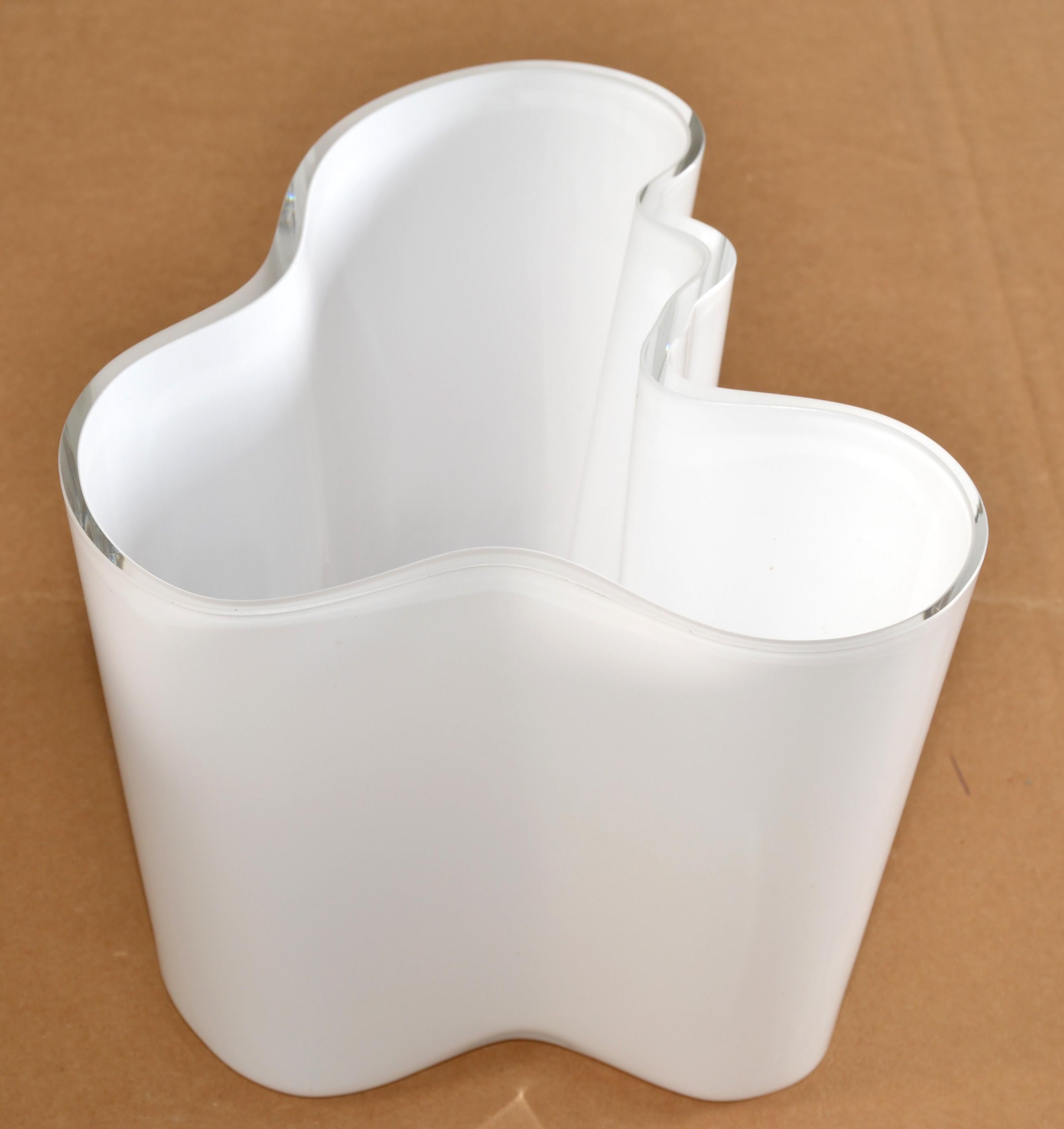 Hand-Crafted Iittala Alvar Aalto Model 3030 White Encased Glass Sculptural Flower Vase Bowl  For Sale