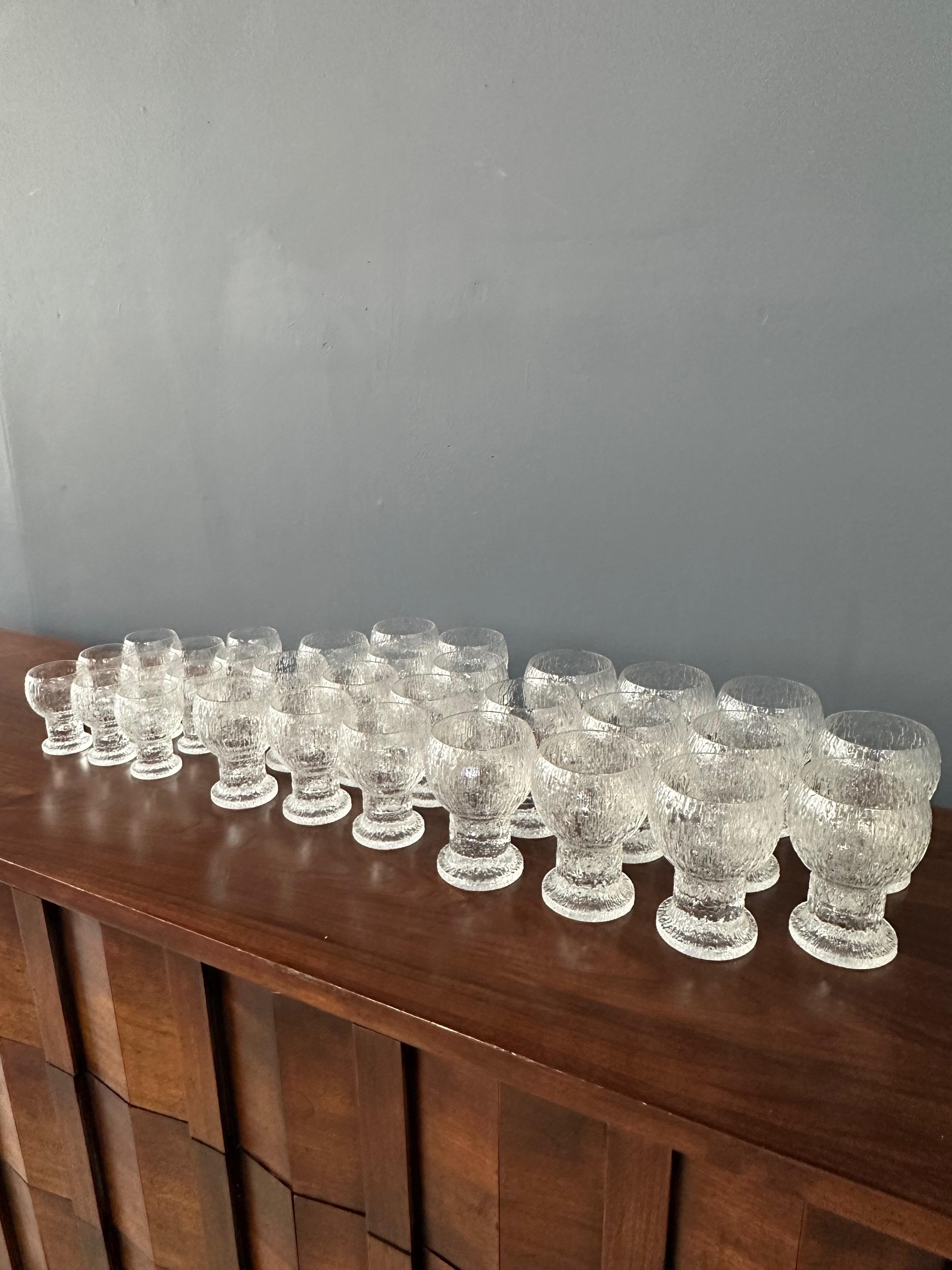 Iittala Finland Kekkerit Set of 32 Stemware Pieces by Timo Sarpaneva Mid Century For Sale 1