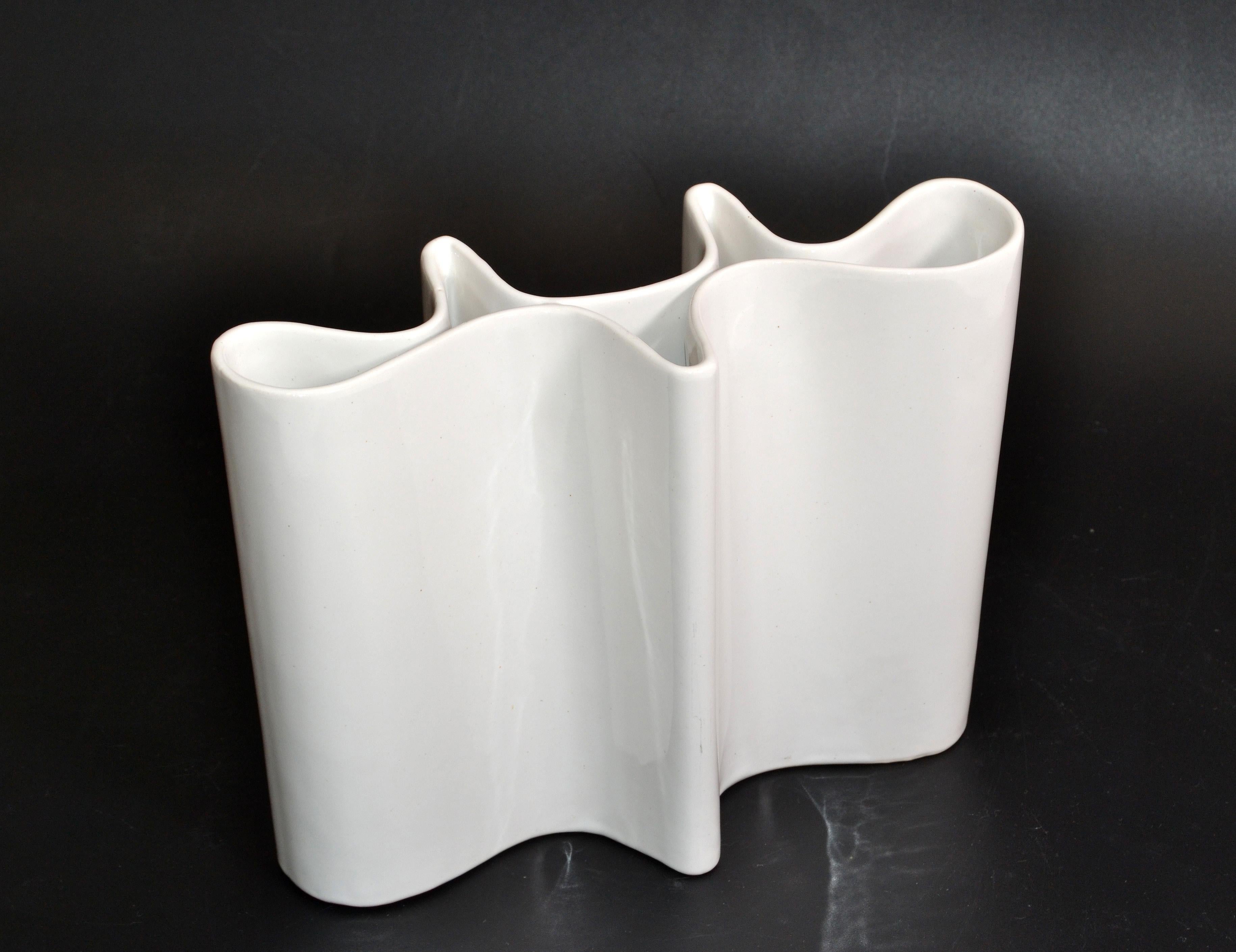 Iittala Style White Glazed Ceramic Sculptural Flower Vase Mid-Century Modern 80s 6