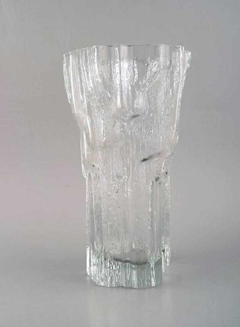 Iittala, Tapio Wirkkala art glass vase, 1960s-1970s.
Beautiful finnish design.
In perfect condition.
Measures: 28 x 15 cm.
Signed.