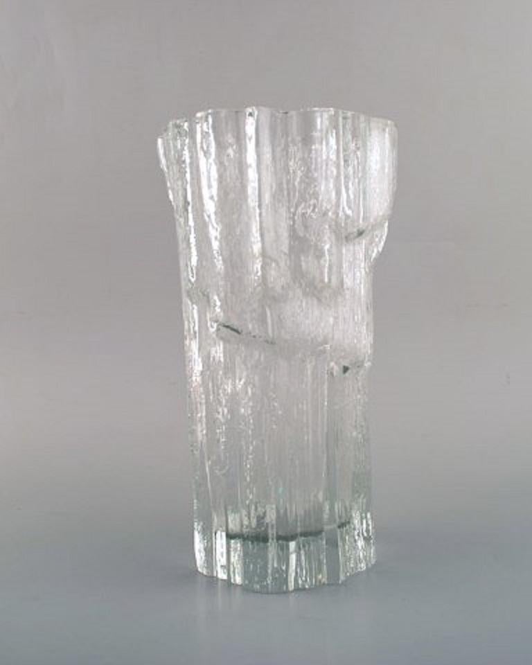 Iittala, Tapio Wirkkala Art Glass Vase, 1960s-1970s, Beautiful Finnish Design In Excellent Condition In Copenhagen, DK