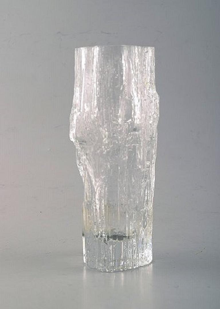 Iittala, vaso in vetro artistico Tapio Wirkkala, anni '60.
Un bellissimo design finlandese.
In perfette condizioni.
Misure: 17,5 cm x 7,2 cm.
Firmato.