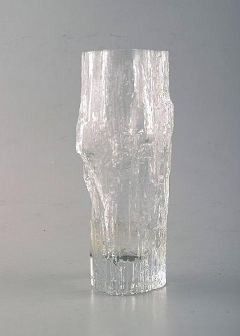 Iittala, Tapio Wirkkala art glass vase, 1960s.
Beautiful Finnish design.
In perfect condition.
Measures: 17.5 cm x 7.2 cm.
Signed.