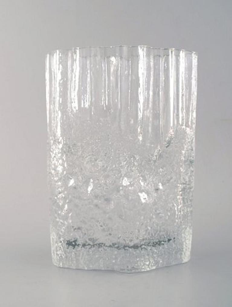 Iittala, Tapio Wirkkala art glass vase.
Beautiful Finnish design.
In perfect condition.
Measures: 23 cm x 16 cm.
Signed.