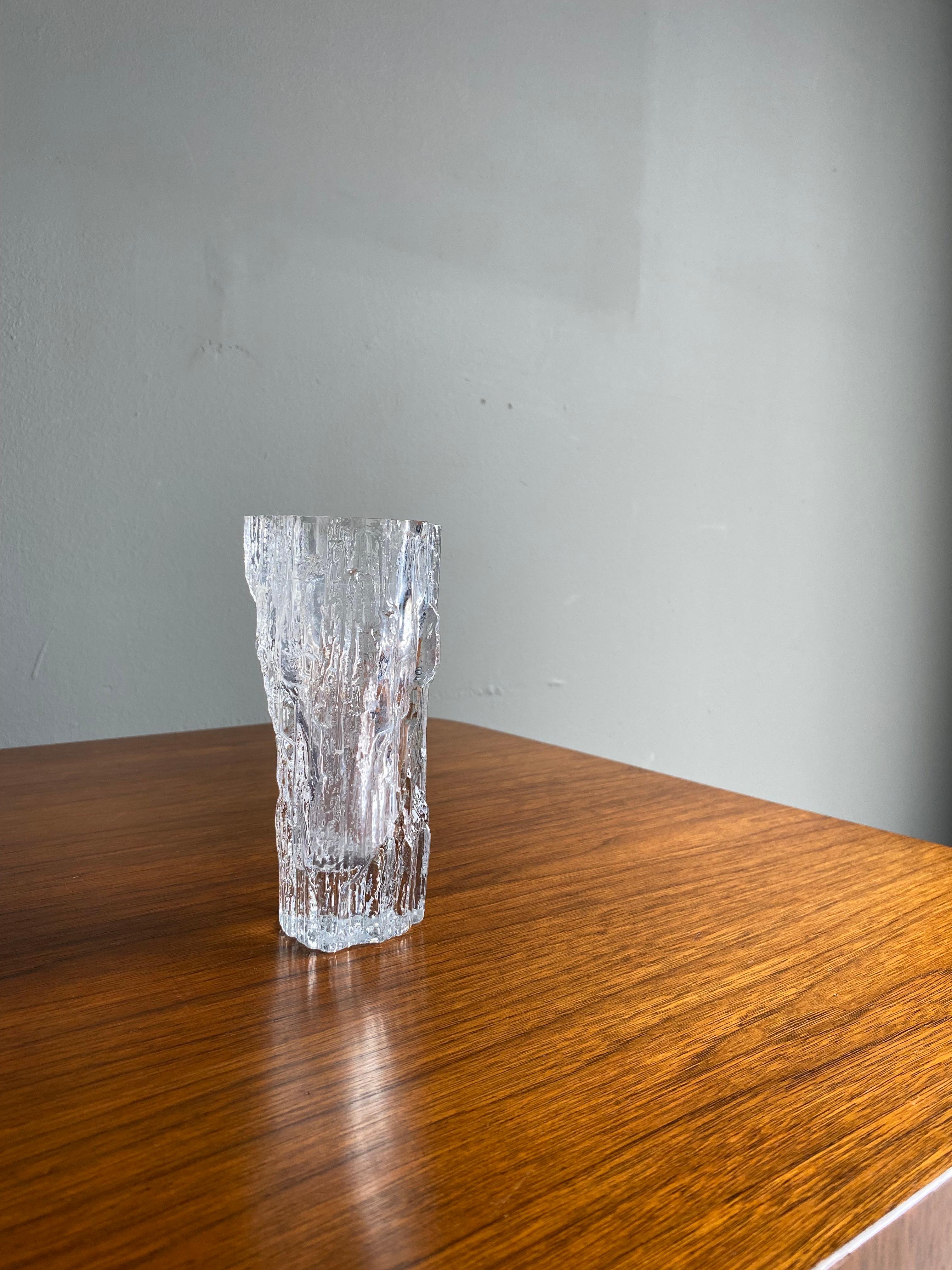 Iittala, Tapio Wirkkala Glass Vase, Model Number 3429, 1970's In Good Condition For Sale In Costa Mesa, CA