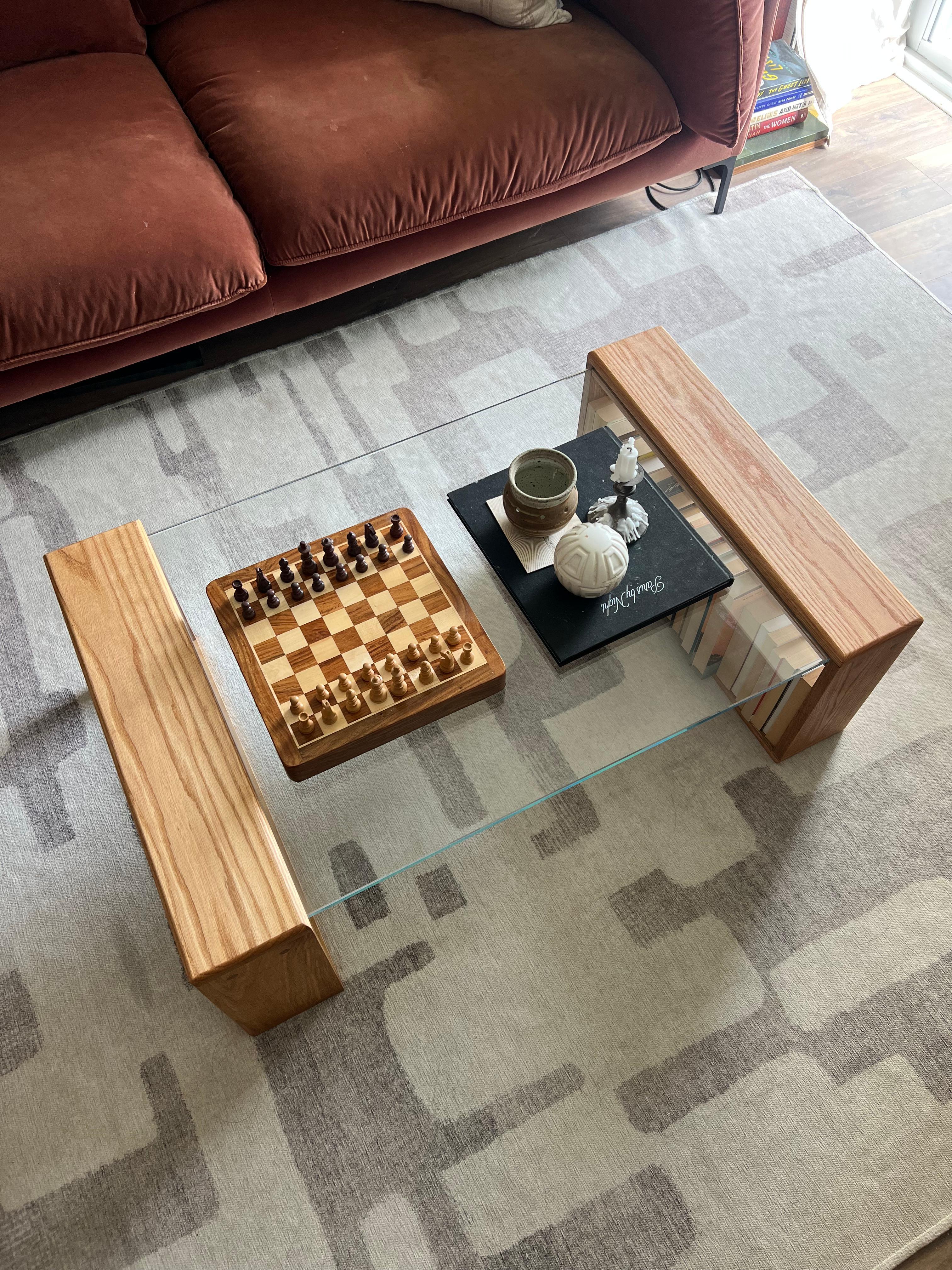 Table basse rouge en chêne et verre iJ-v1 en vente 1