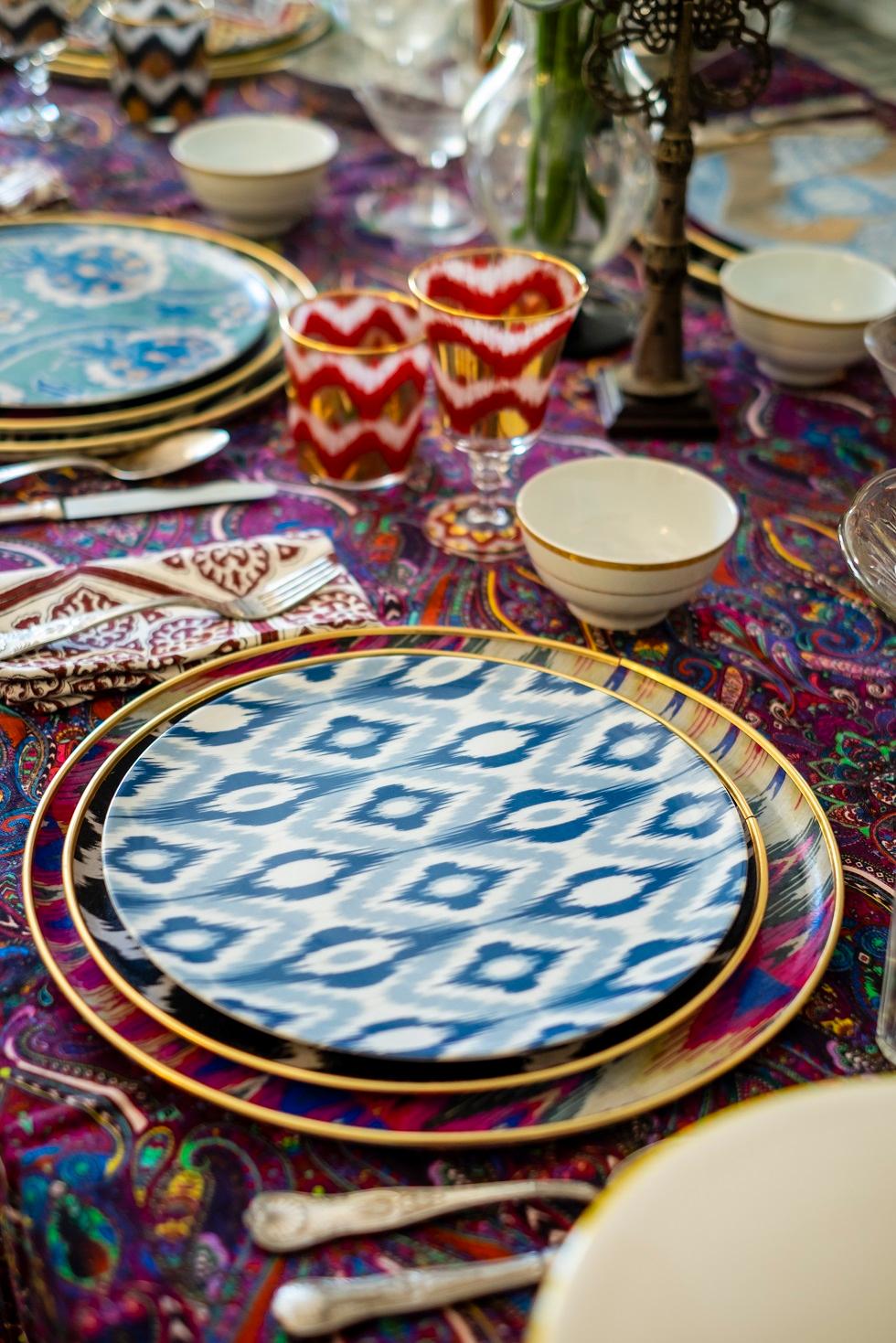 Modern Ikat Dessert Porcelain Plates Set of 6 For Sale
