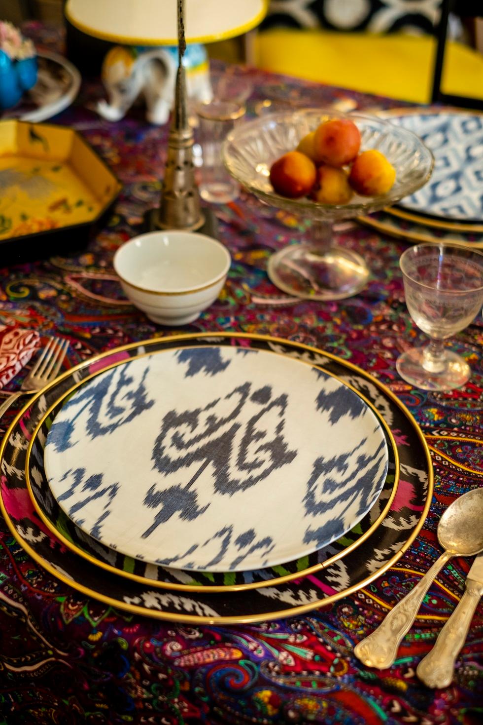 Italian Ikat Dessert Porcelain Plates Set of 6 For Sale