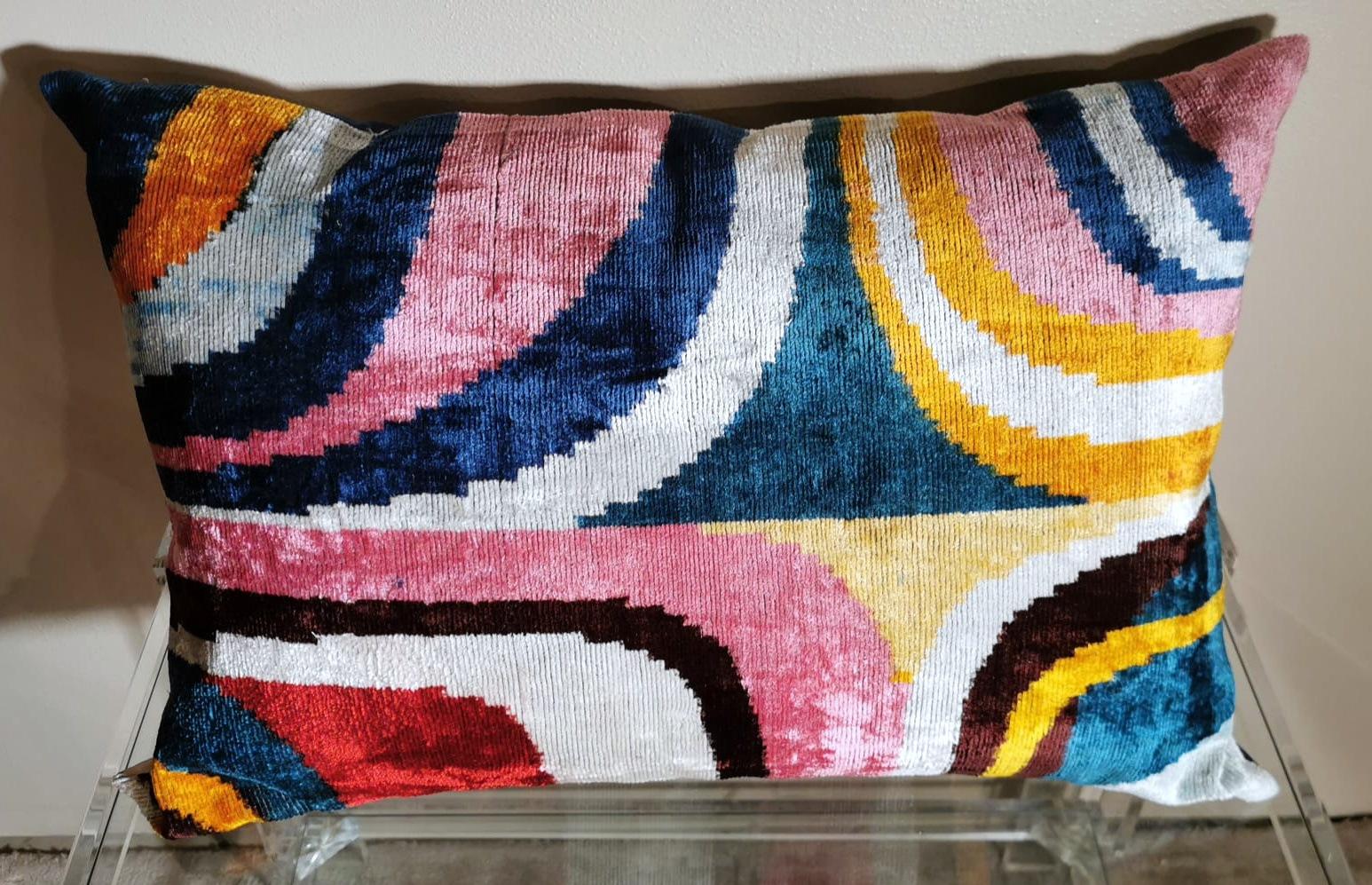 We kindly suggest you read the whole description, because with it we try to give you detailed technical and historical information to guarantee the authenticity of our objects.
Handmade pillow made of Ikat fabric; the front side is silk velvet with