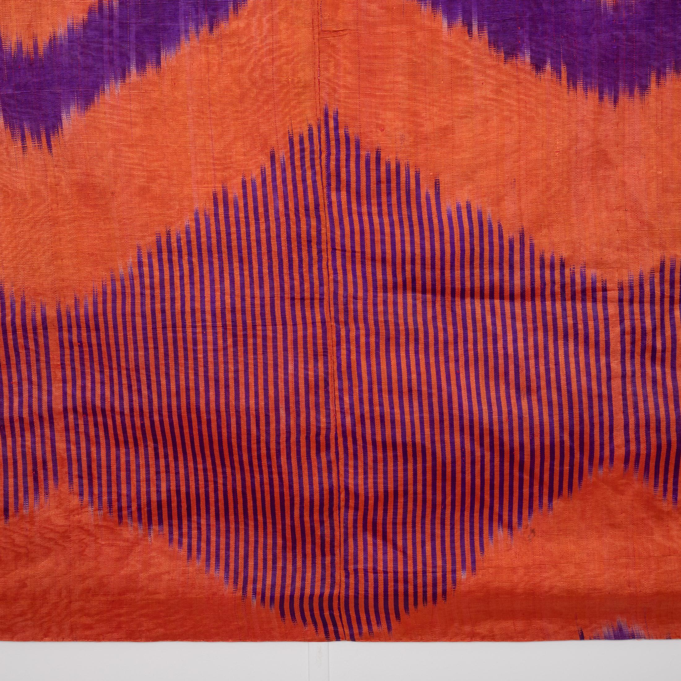 Ikat-Tafel, Usbekistan, frühes 20. Jahrhundert. (Usbekisch) im Angebot