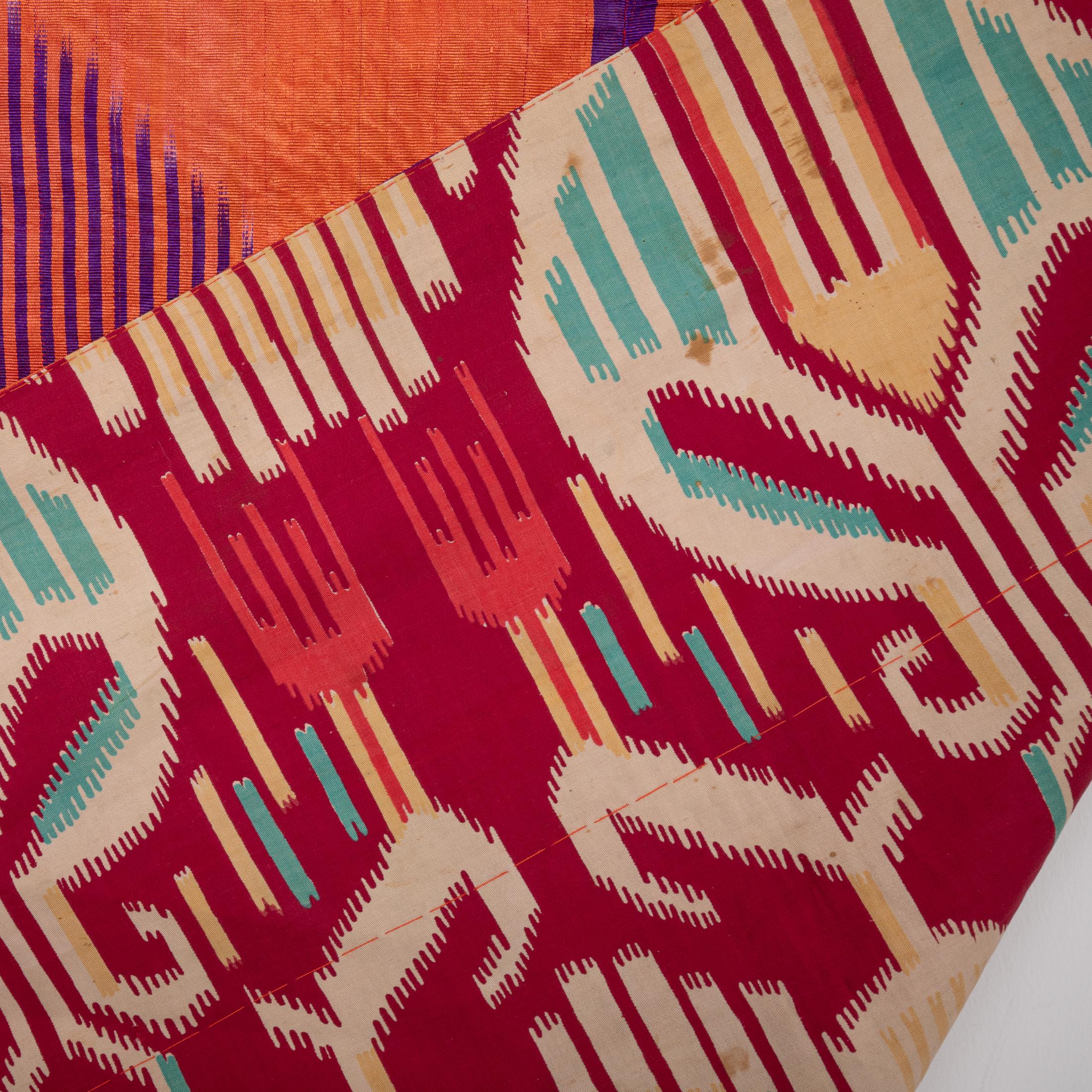 Ikat-Tafel, Usbekistan, frühes 20. Jahrhundert. im Angebot 1